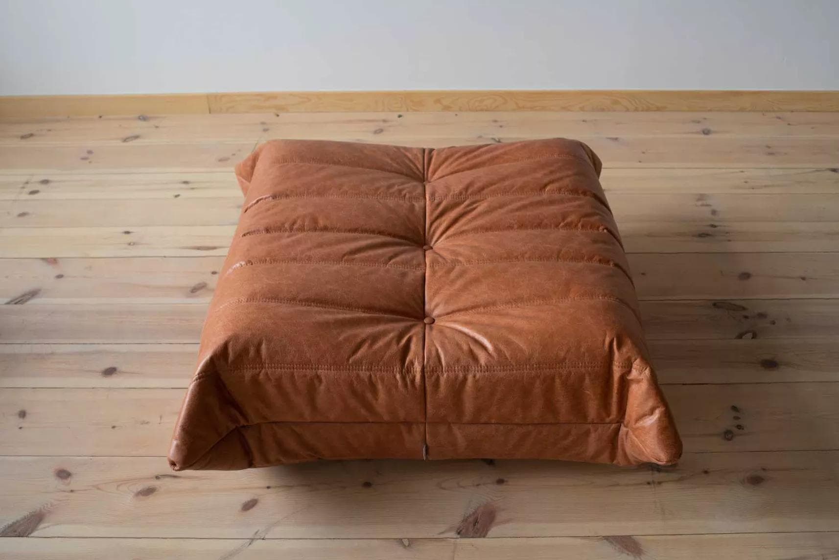 Podnóżek Togo, skóra brązowa peach - 51758