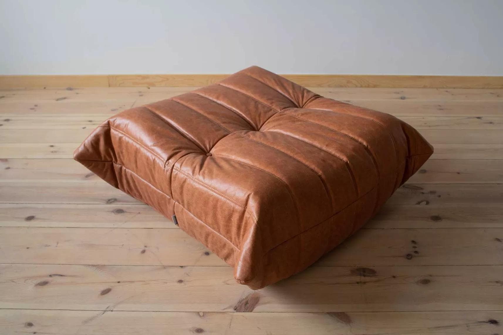 Podnóżek Togo, skóra brązowa peach - 51757