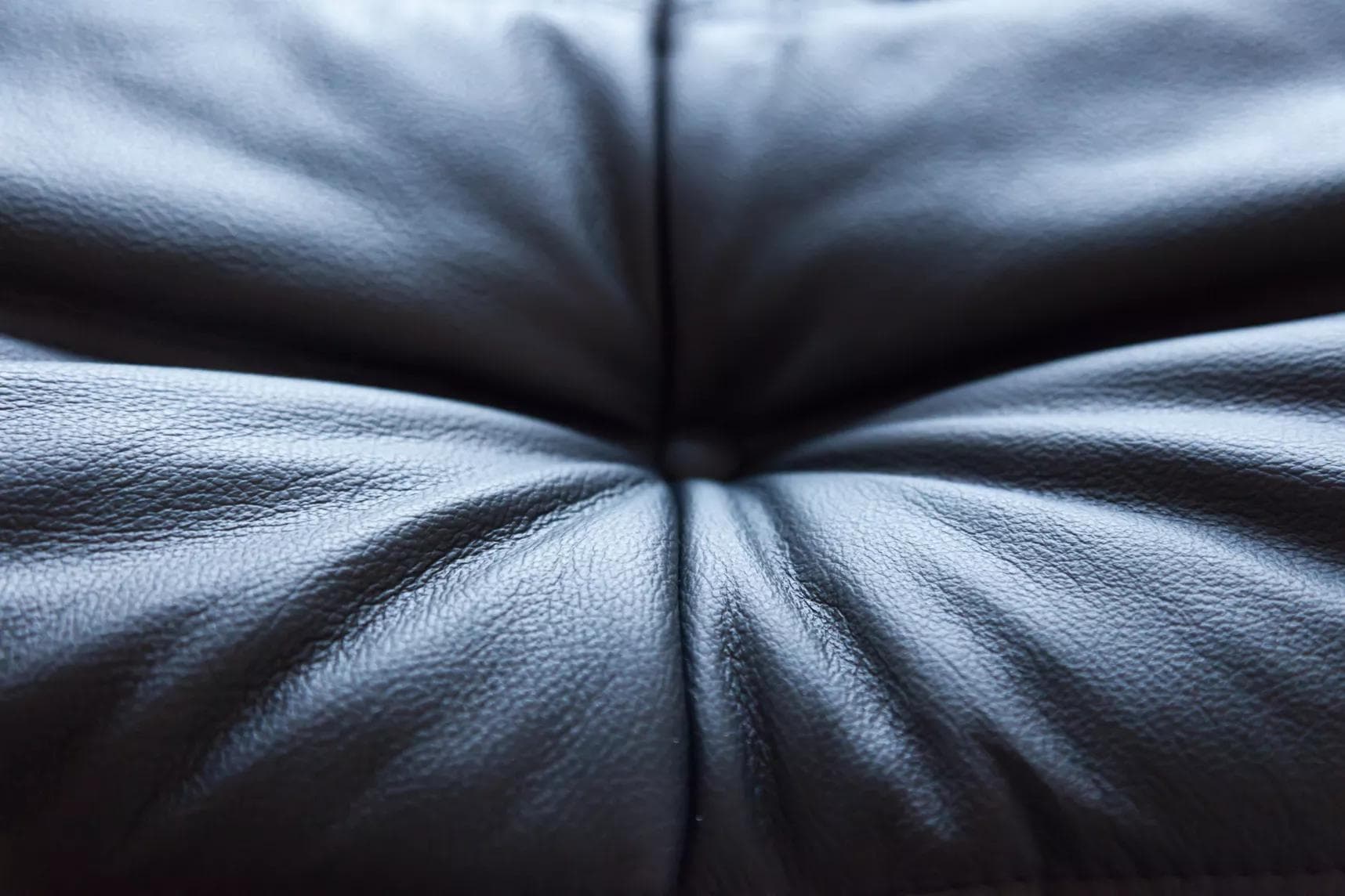 Podnóżek Togo, skóra czarna madras - 51748