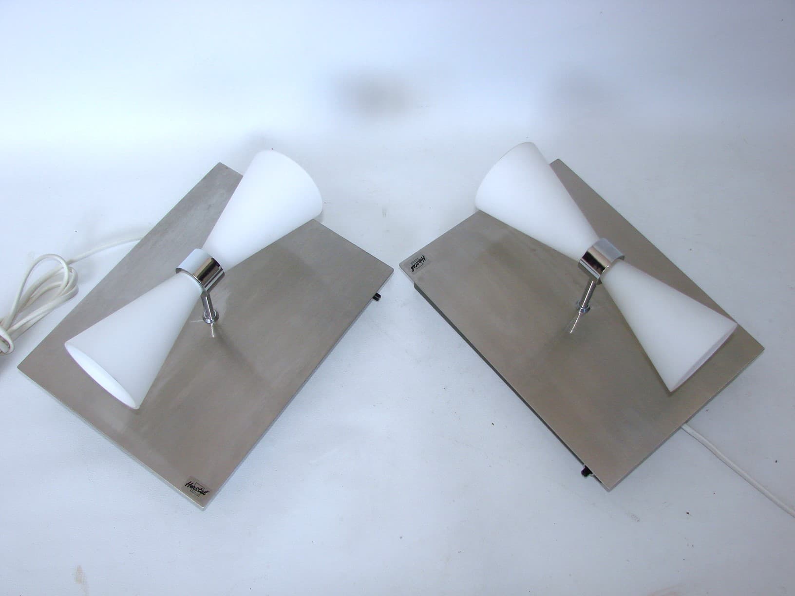 Para kinkietów HERSTAL Modern, srebrny, stal szczotkowana, szkło satynowe, lata 2000 - 52282