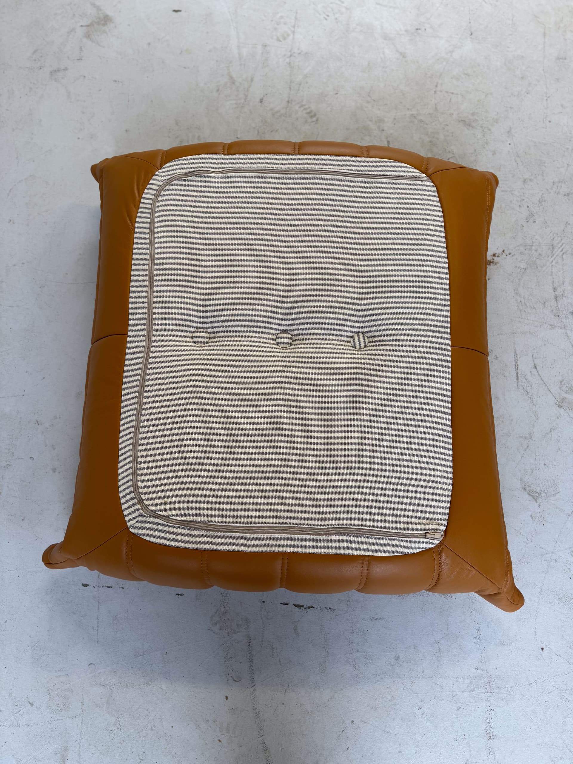 Podnóżek Togo, skóra brązowa light cognac - 52399