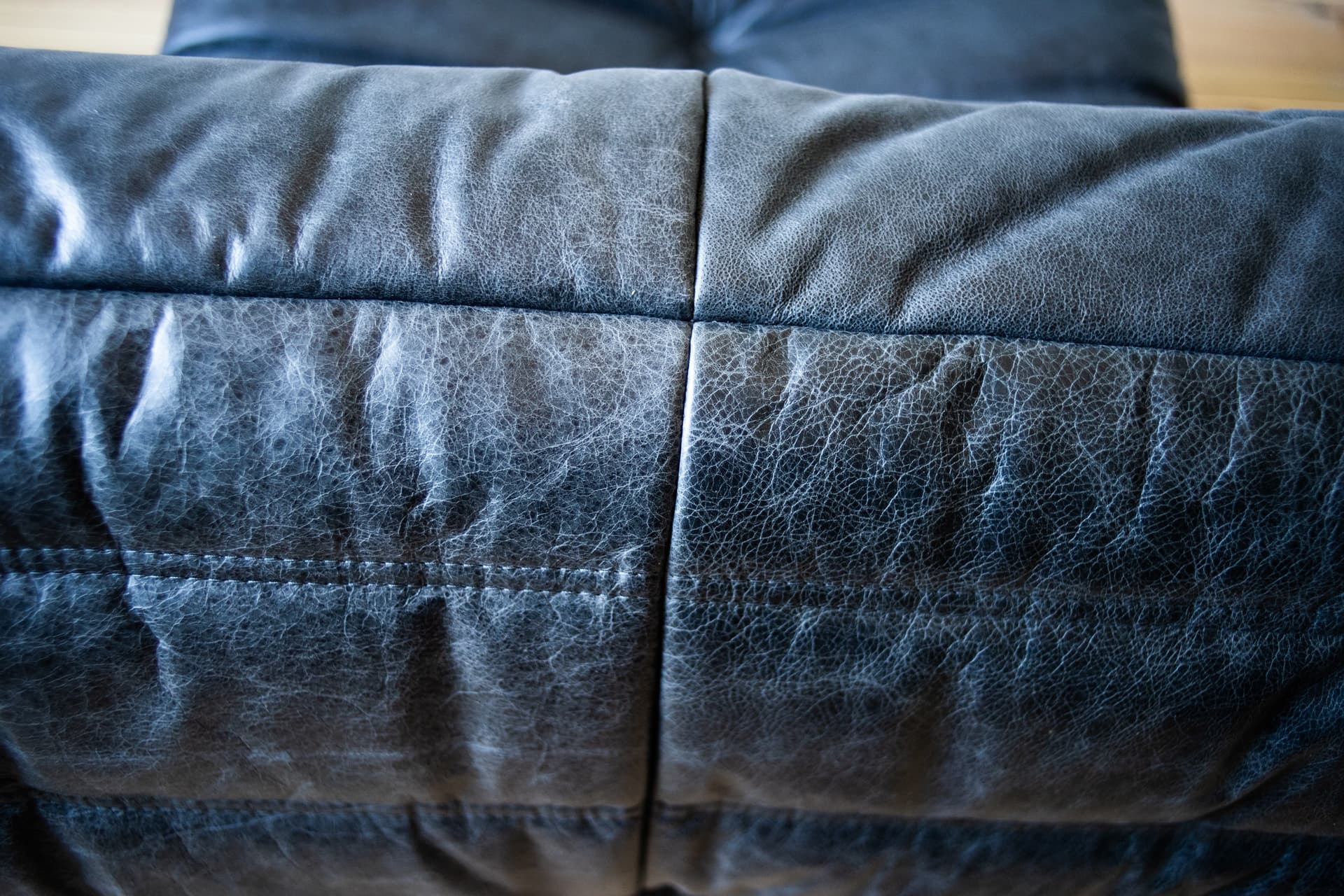 Fotel wypoczynkowy Togo z podnóżkiem, skóra czarna dubai - 165025