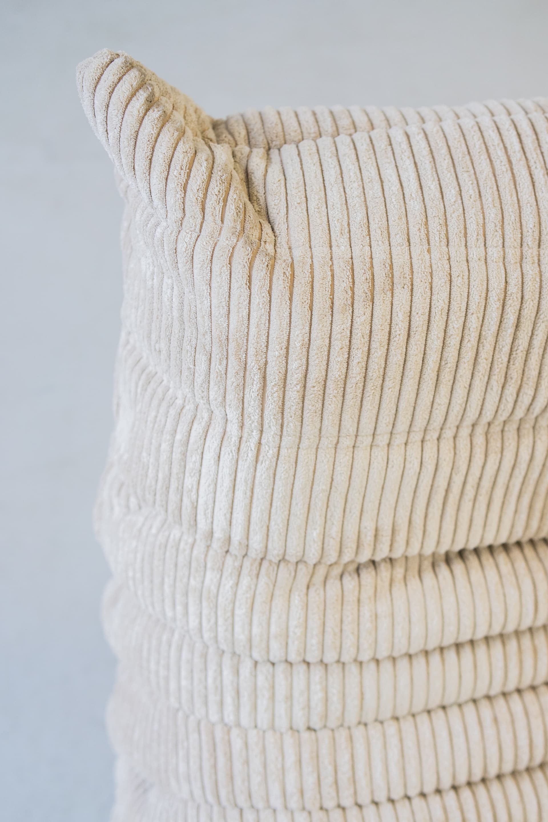 Fotel wypoczynkowy Togo z podnóżkiem, cord beżowy - 52569