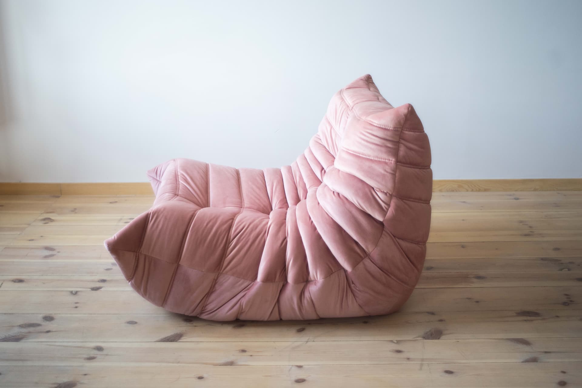 Fotel wypoczynkowy Togo, velvet perłowy róż - 52545