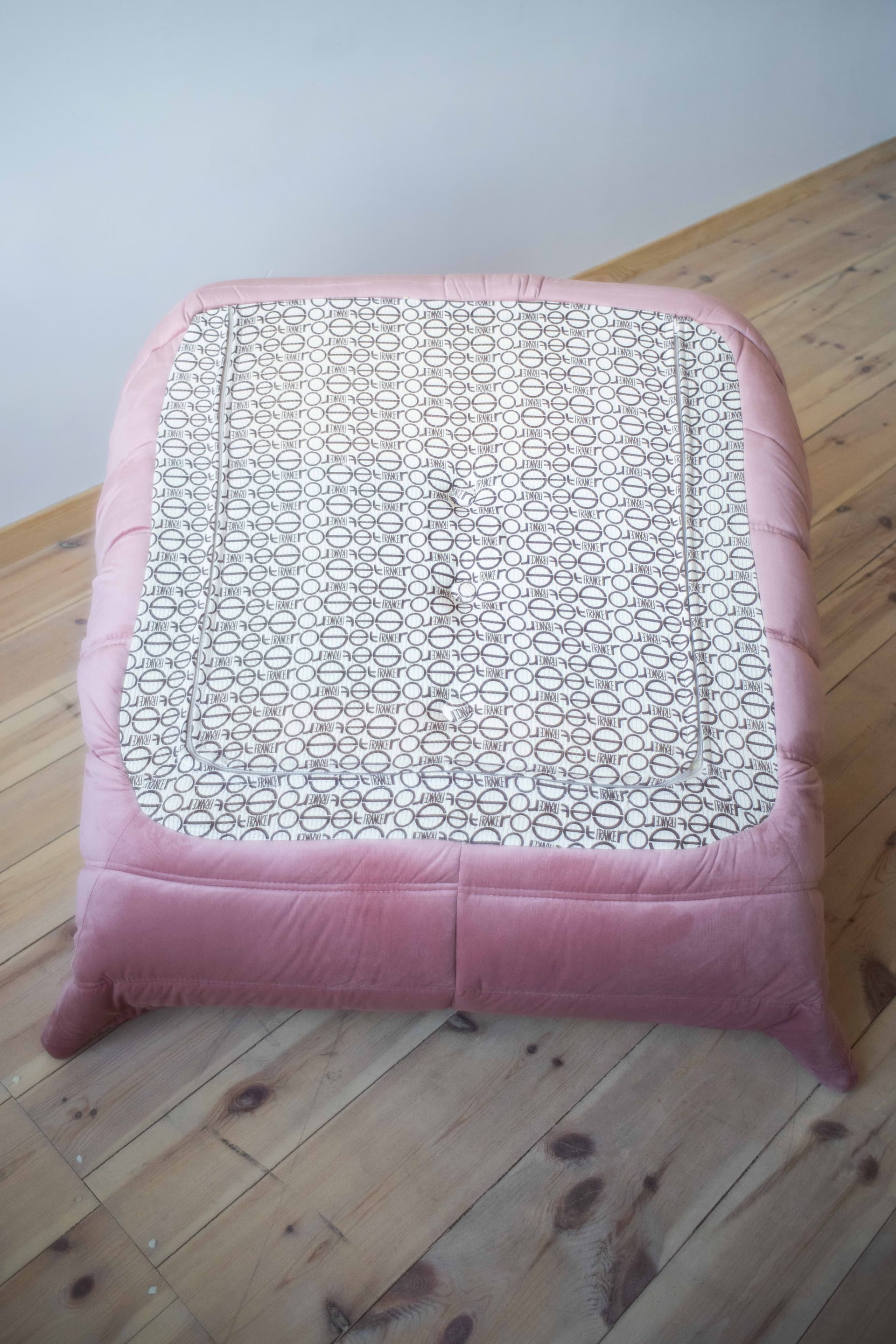 Fotel wypoczynkowy Togo, velvet perłowy róż - 52548