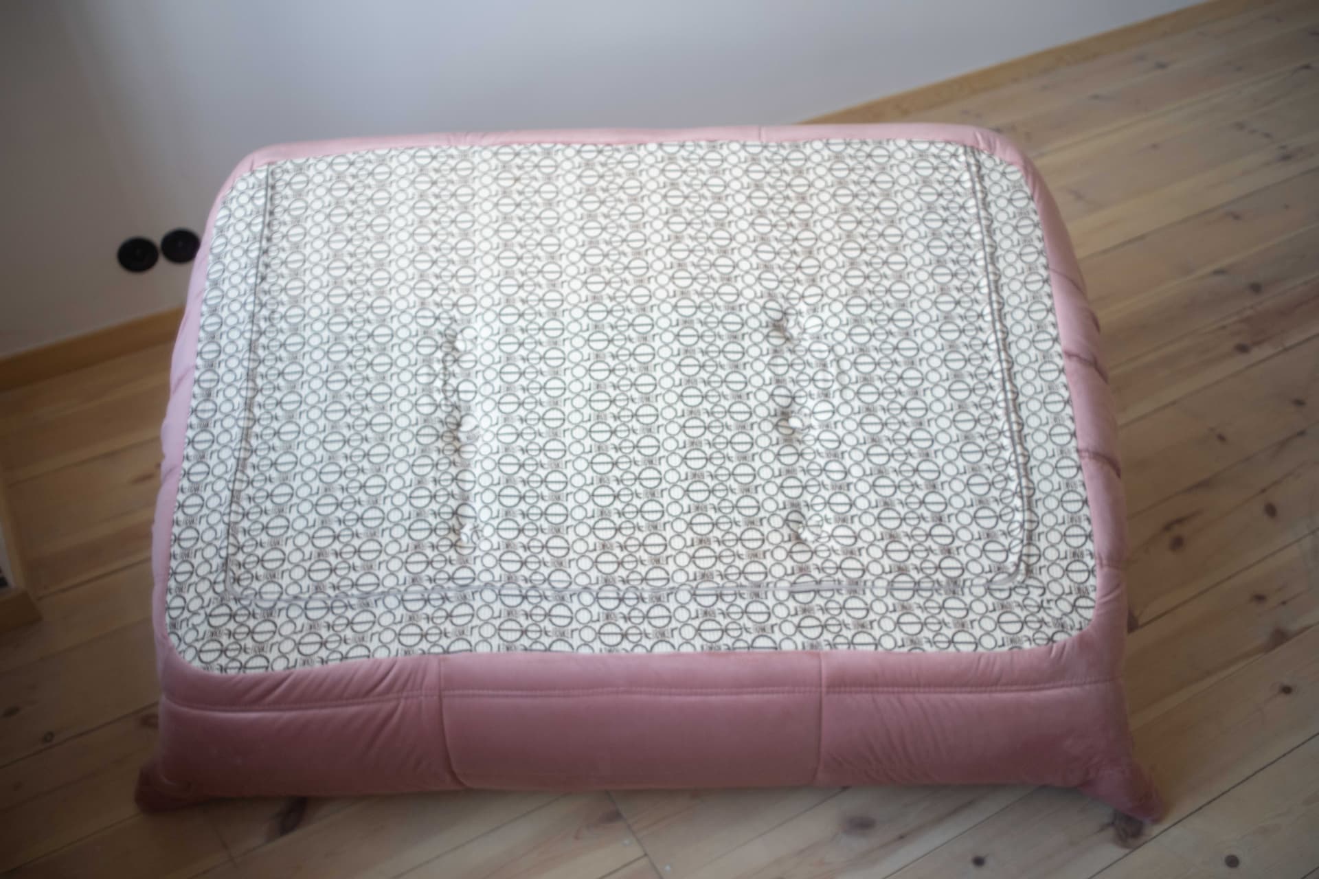 Sofa Togo dwuosobowa, velvet perłowy róż - 52533