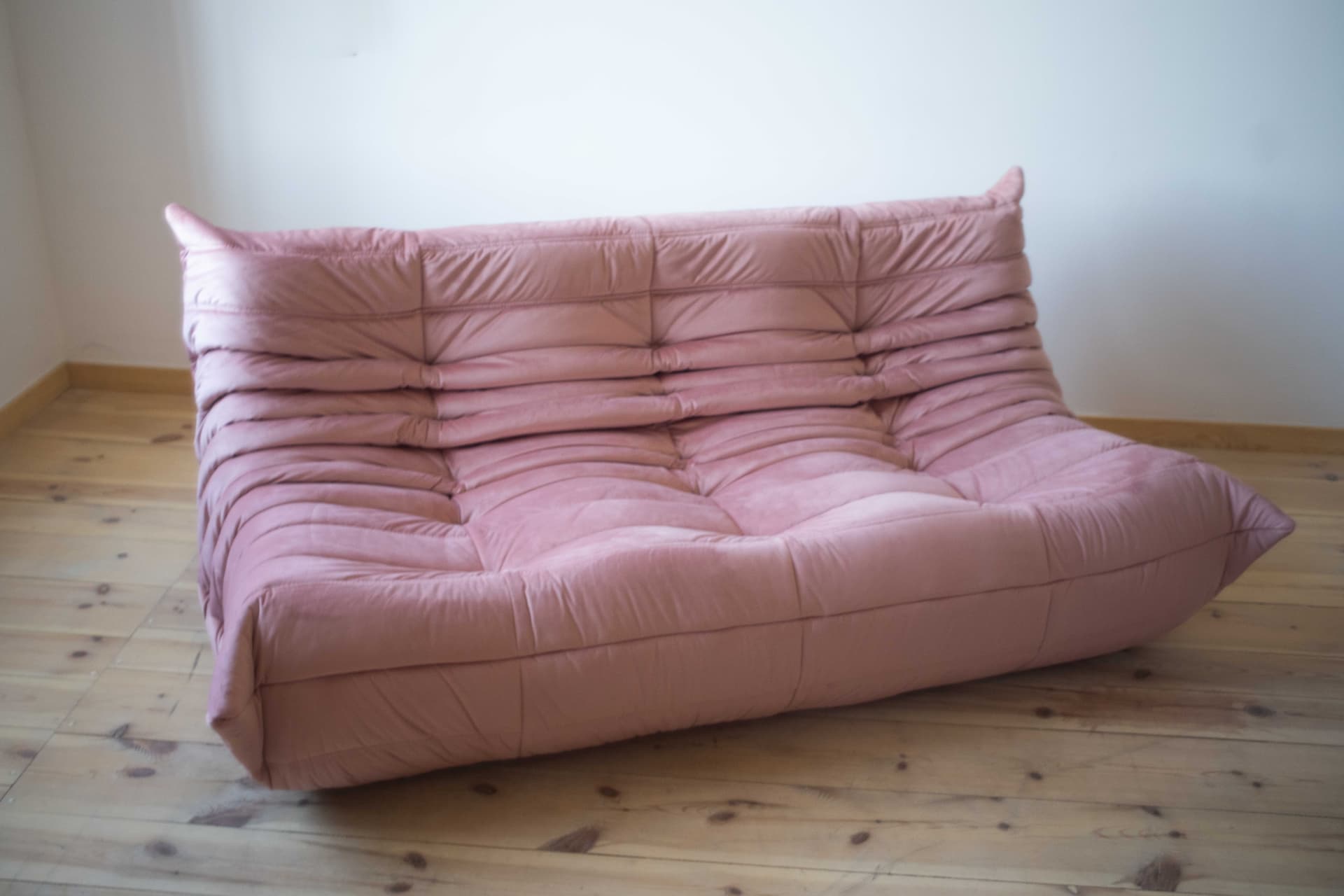 Sofa Togo trzyosobowa, velvet perłowy róż - 391015