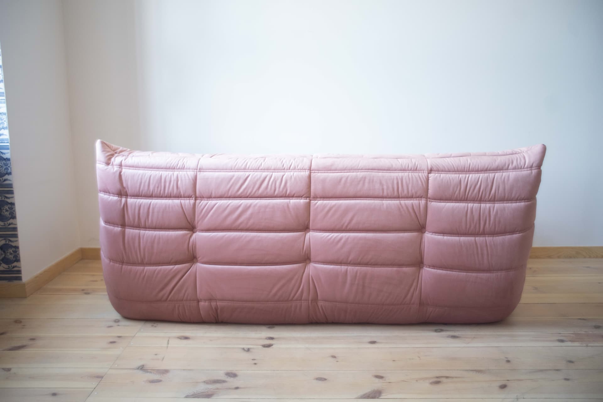Sofa Togo trzyosobowa, velvet perłowy róż - 391020