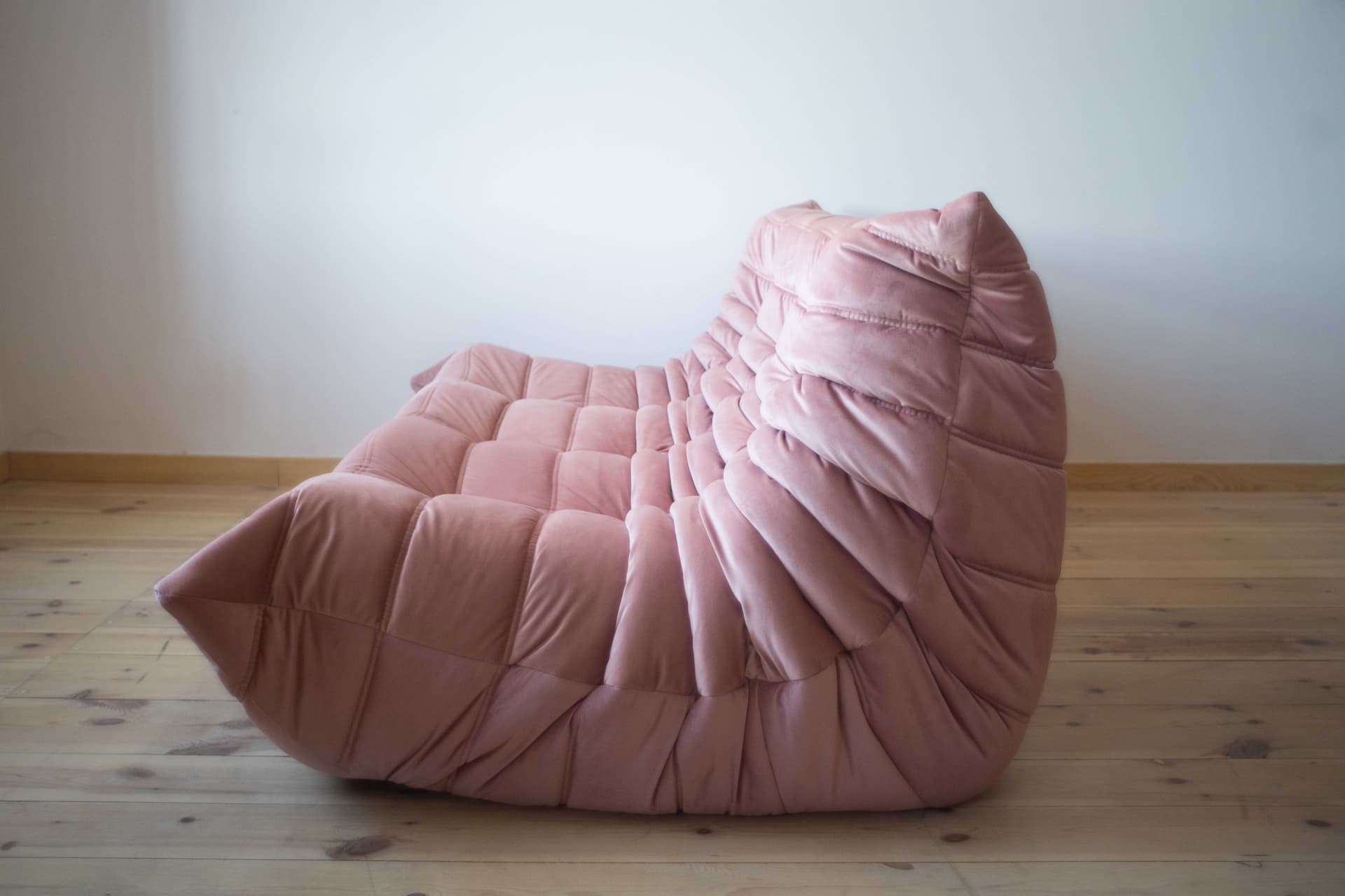 Sofa Togo trzyosobowa, velvet perłowy róż - 391016