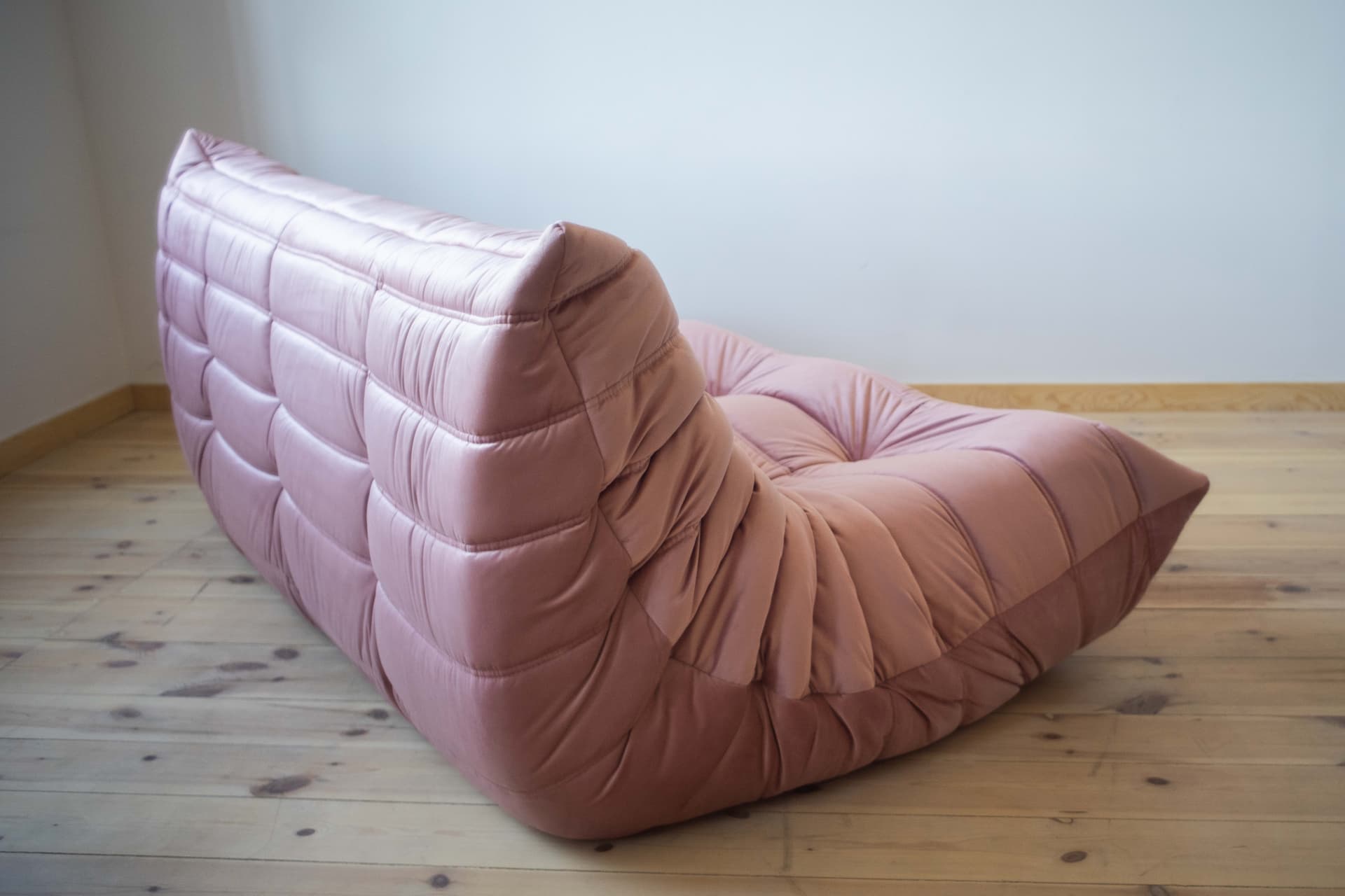 Sofa Togo trzyosobowa, velvet perłowy róż - 391022