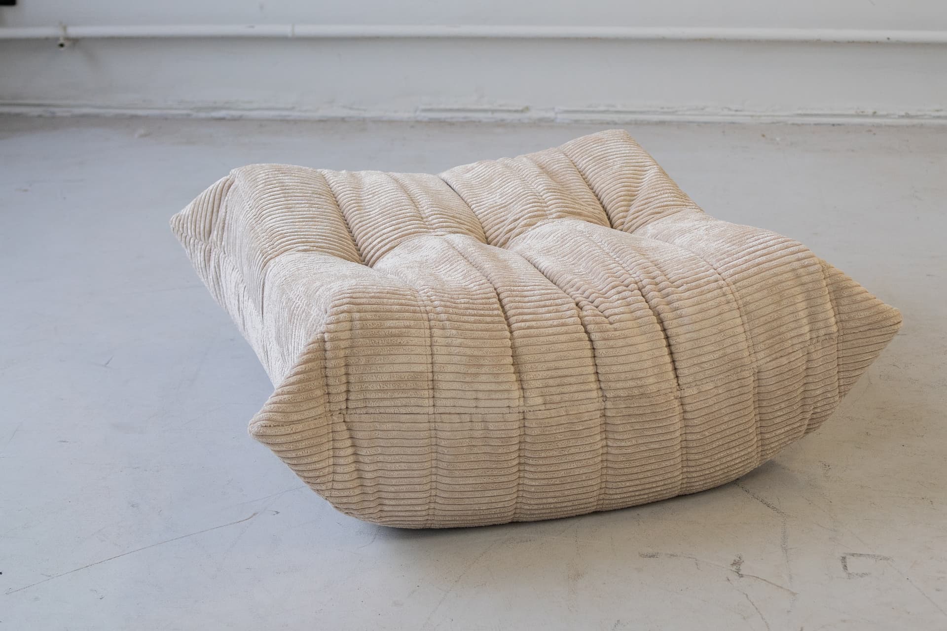 Podnóżek Togo, cord beżowy - 165293