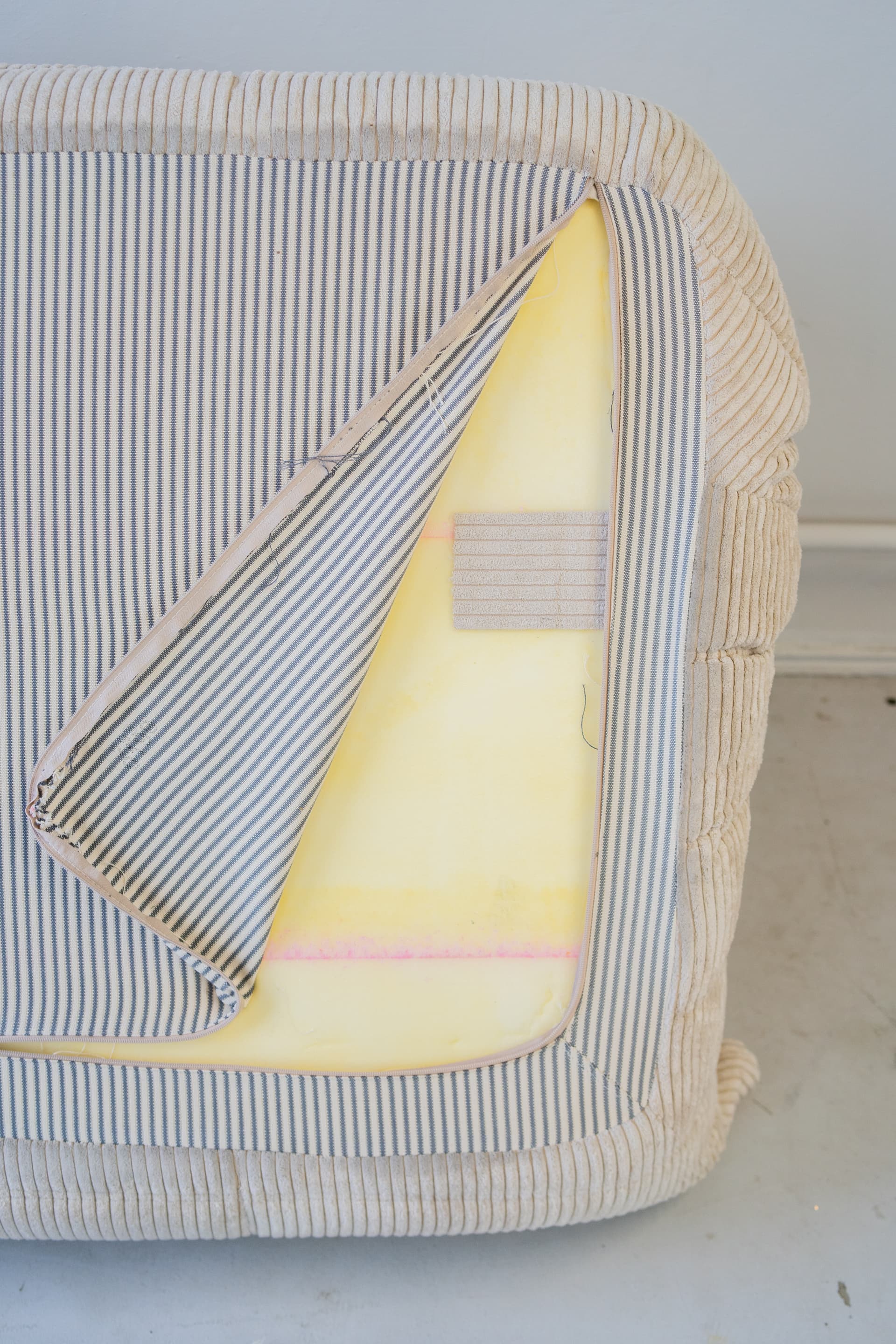 Sofa Togo dwuosobowa, cord beżowy - 52521