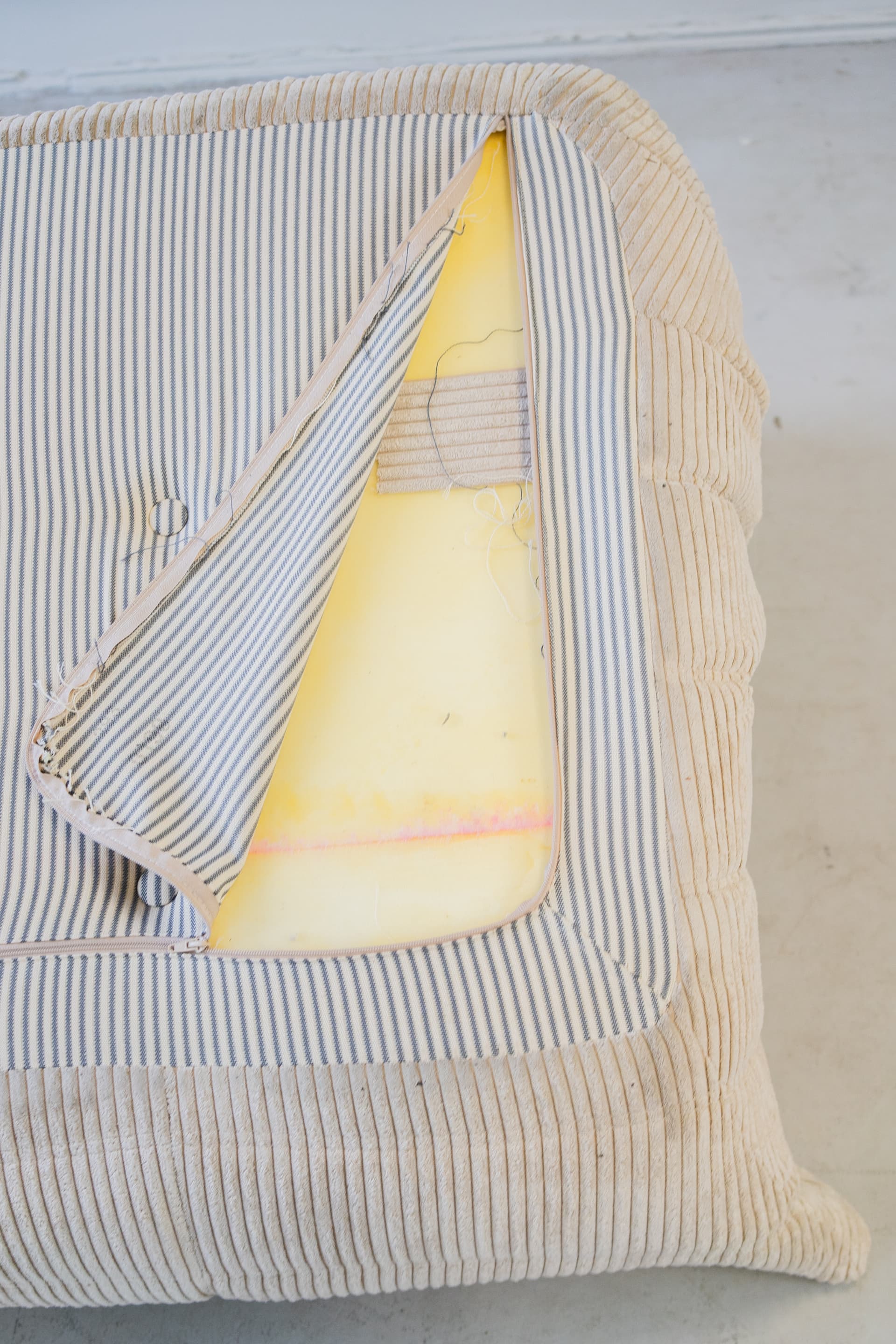 Fotel wypoczynkowy Togo, cord beżowy - 165243