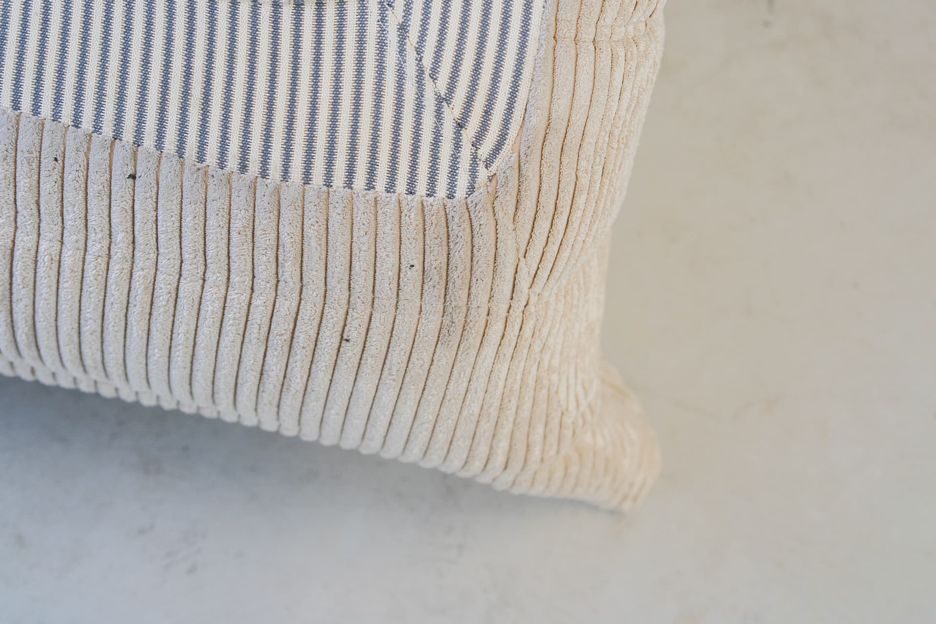 Fotel wypoczynkowy Togo, cord beżowy - 165244