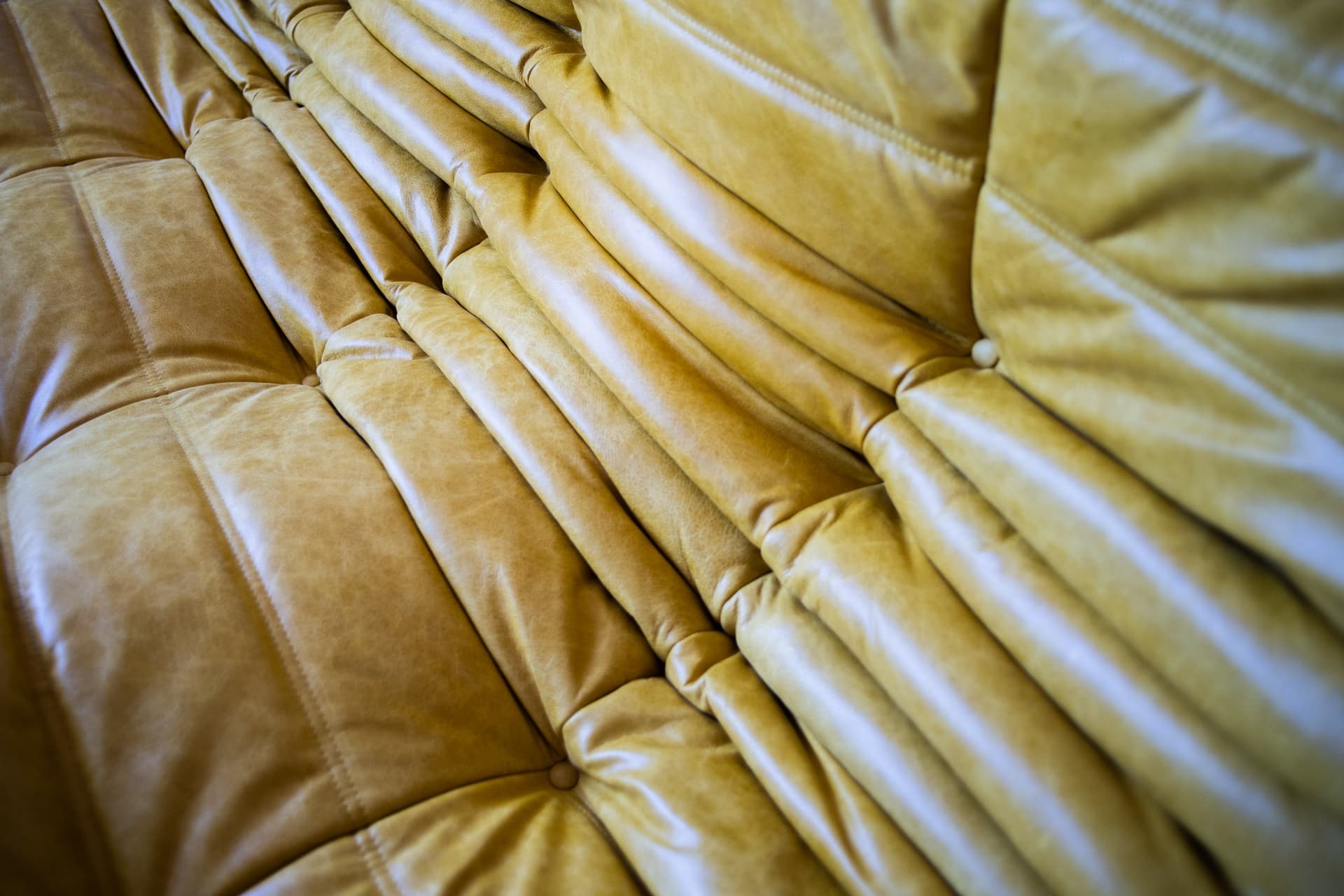 Sofa Togo trzyosobowa, skóra żółta dubai - 165266