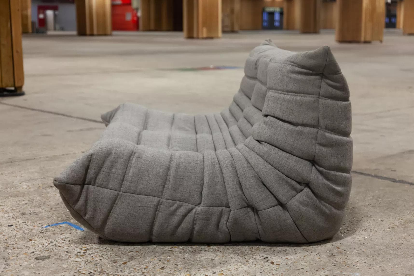 Sofa Togo dwuosobowa, tekstylia ciepły szary - 165133