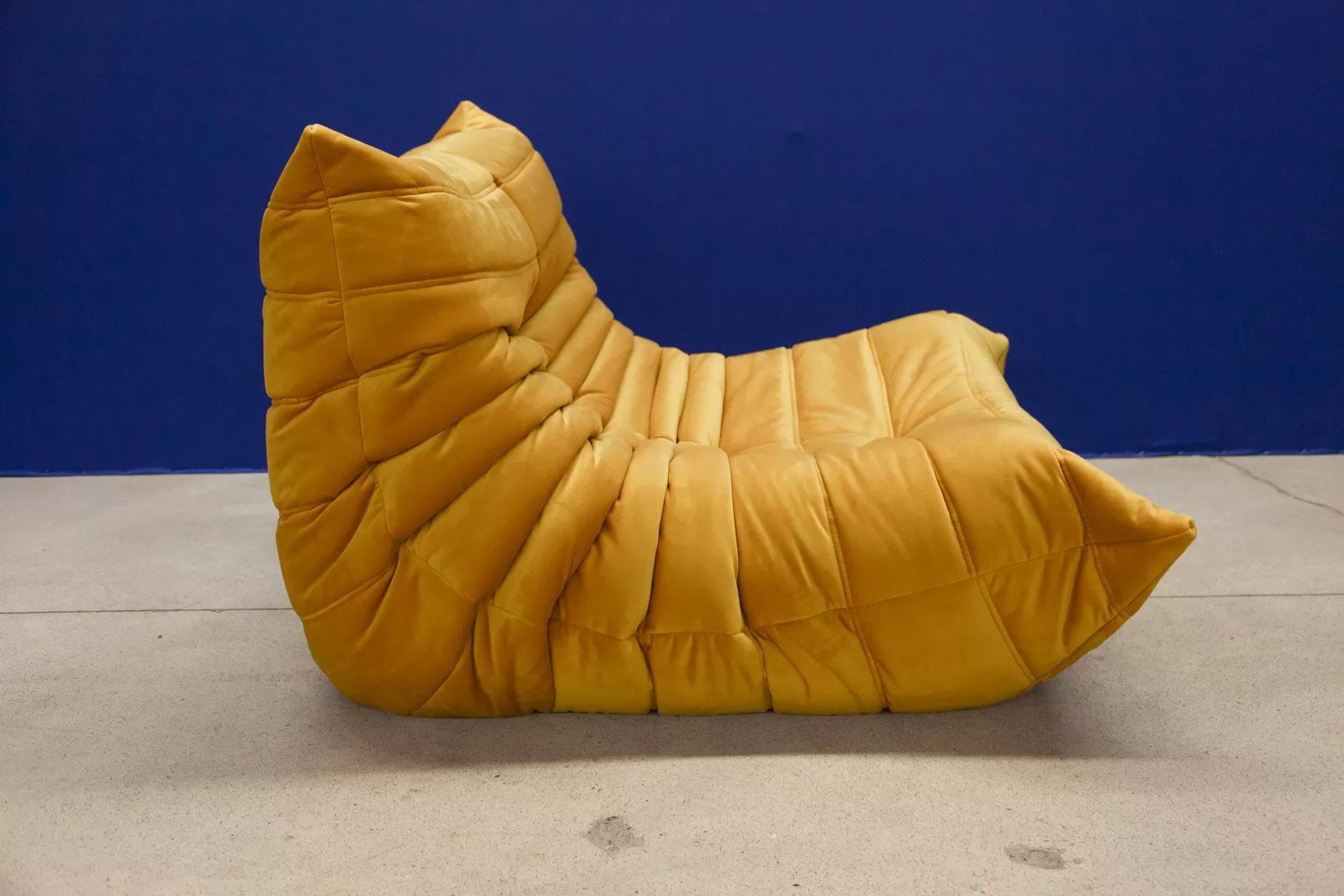 Fotel wypoczynkowy Togo, velvet musztardowy żółty - 165101