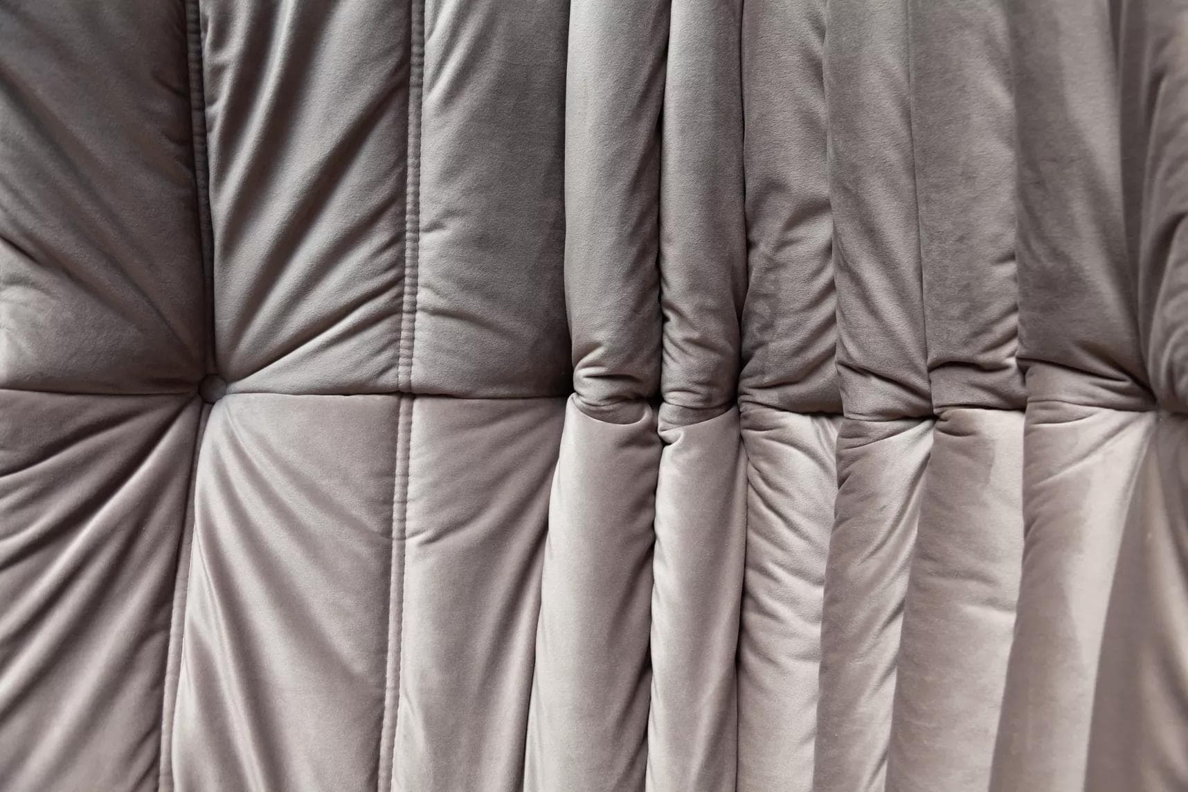 Fotel wypoczynkowy Togo, velvet szary ciepły - 165223