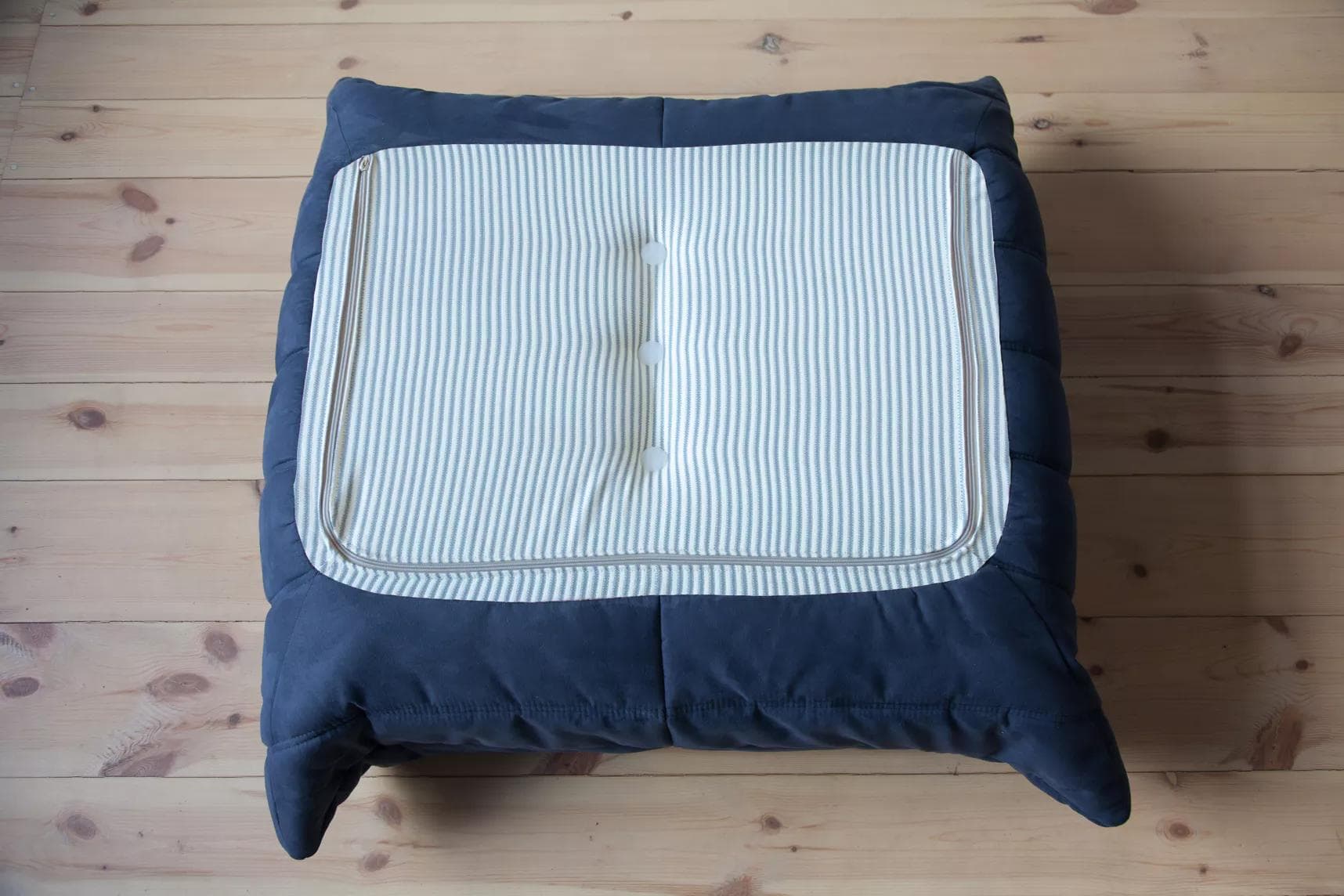 Podnóżek Togo, mikrofibra granatowy - 165620