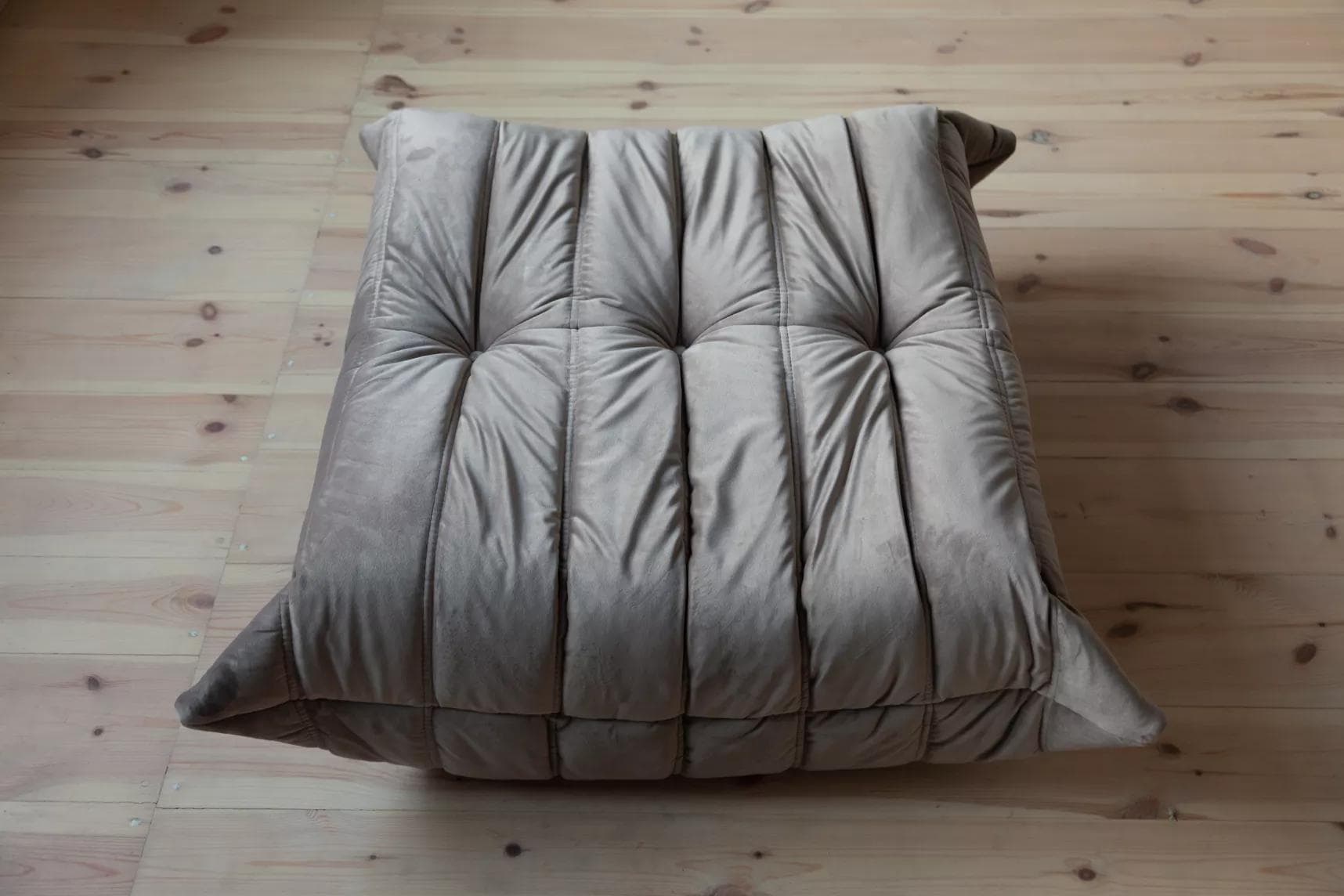 Podnóżek Togo, velvet szary ciepły - 165527