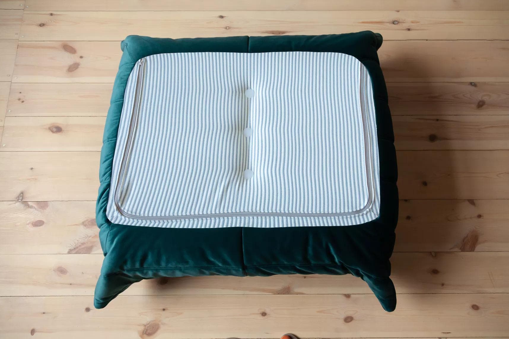 Podnóżek Togo, velvet zielony cyraneczka - 165967