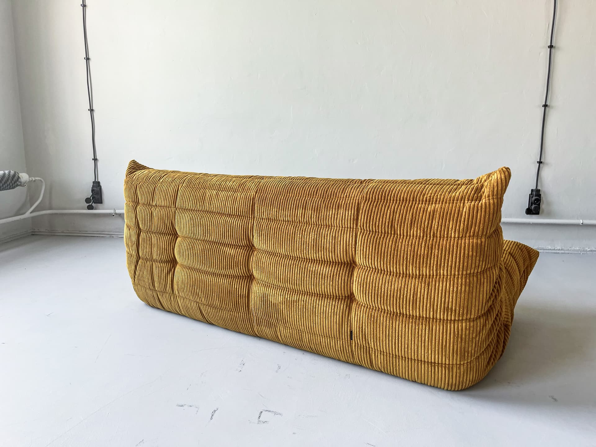 Sofa Togo trzyosobowa, cord piaskowy brąz - 166142