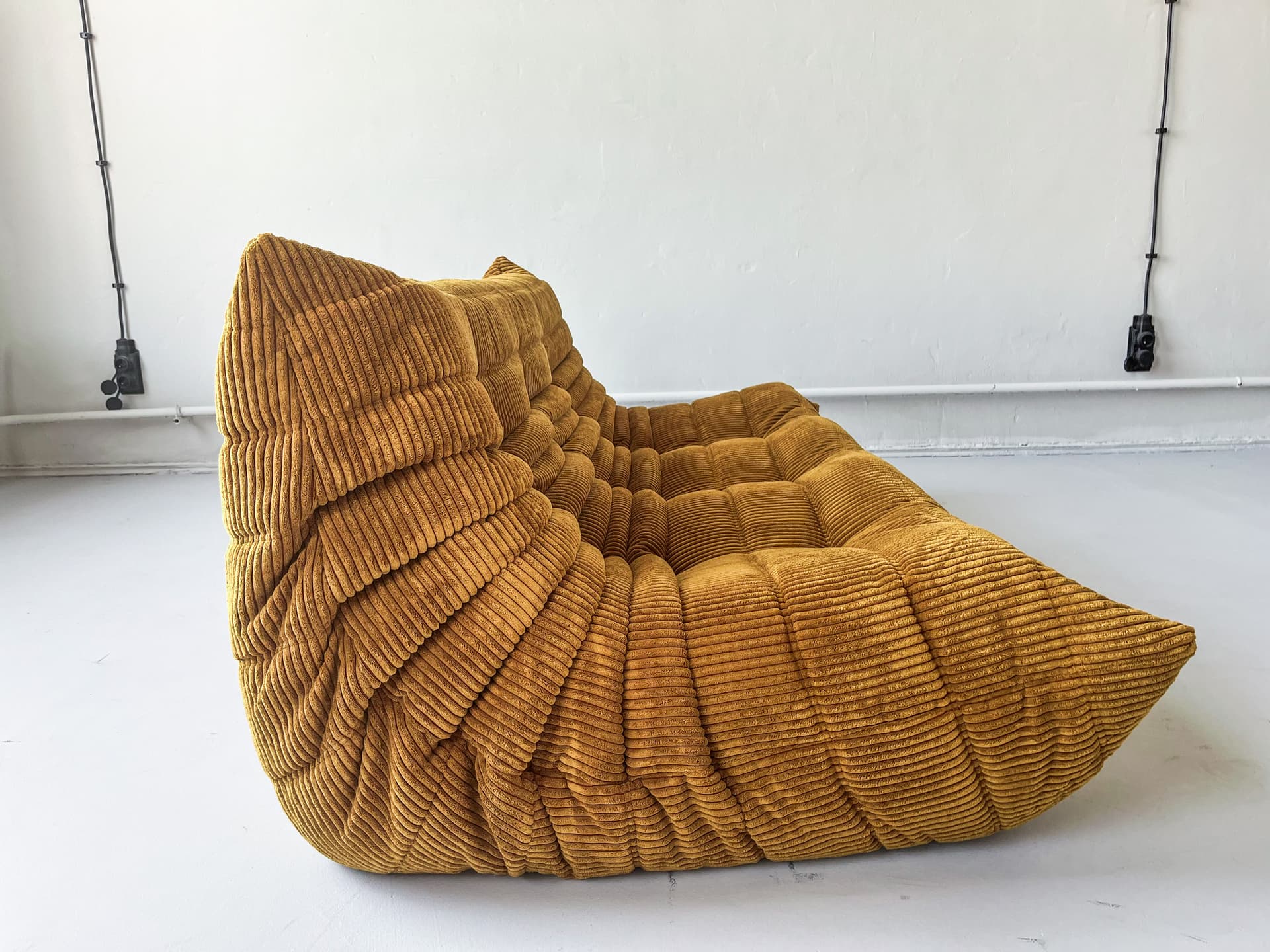 Sofa Togo trzyosobowa, cord piaskowy brąz - 166139