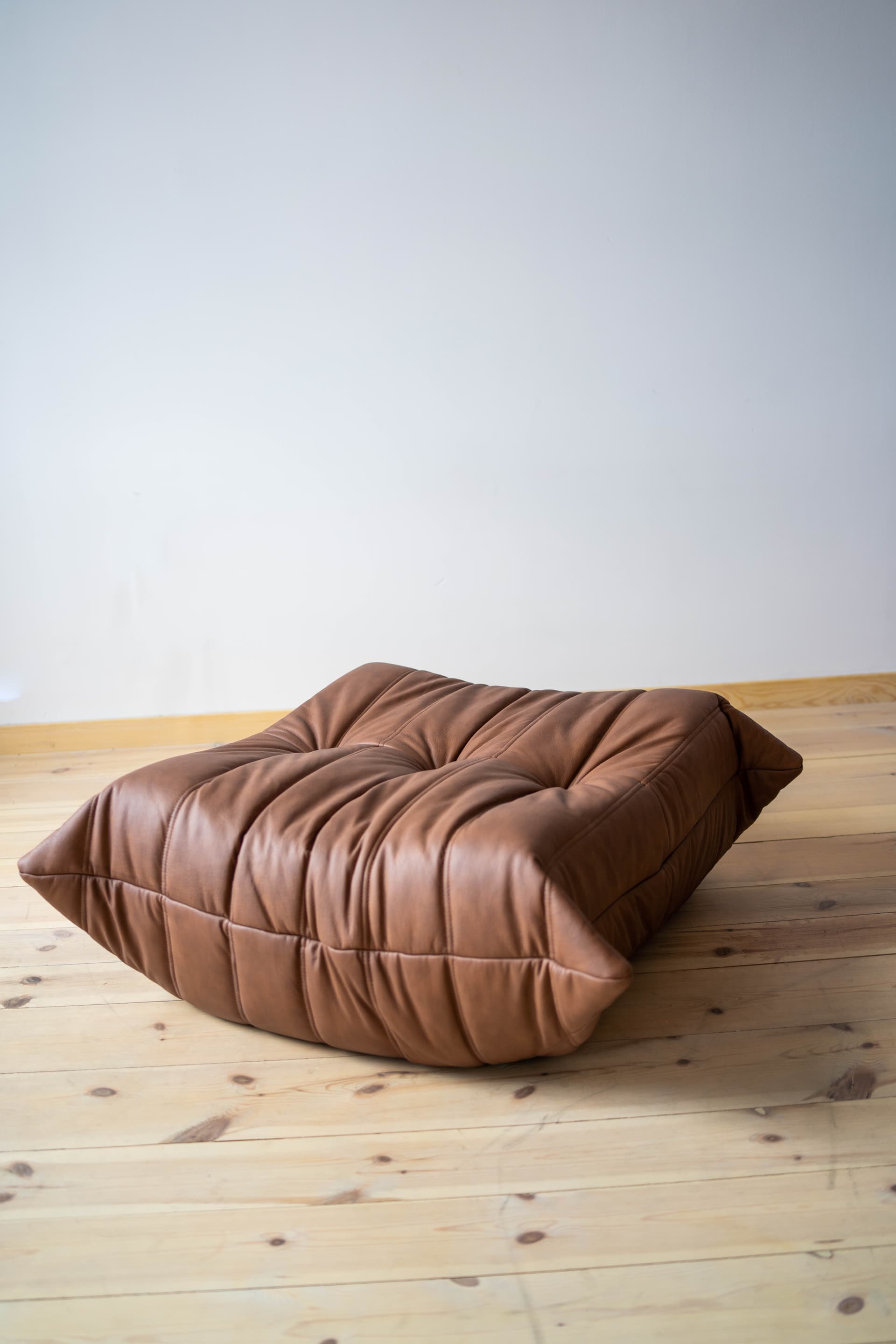 Podnóżek Togo, skóra brązowa folk - 165446