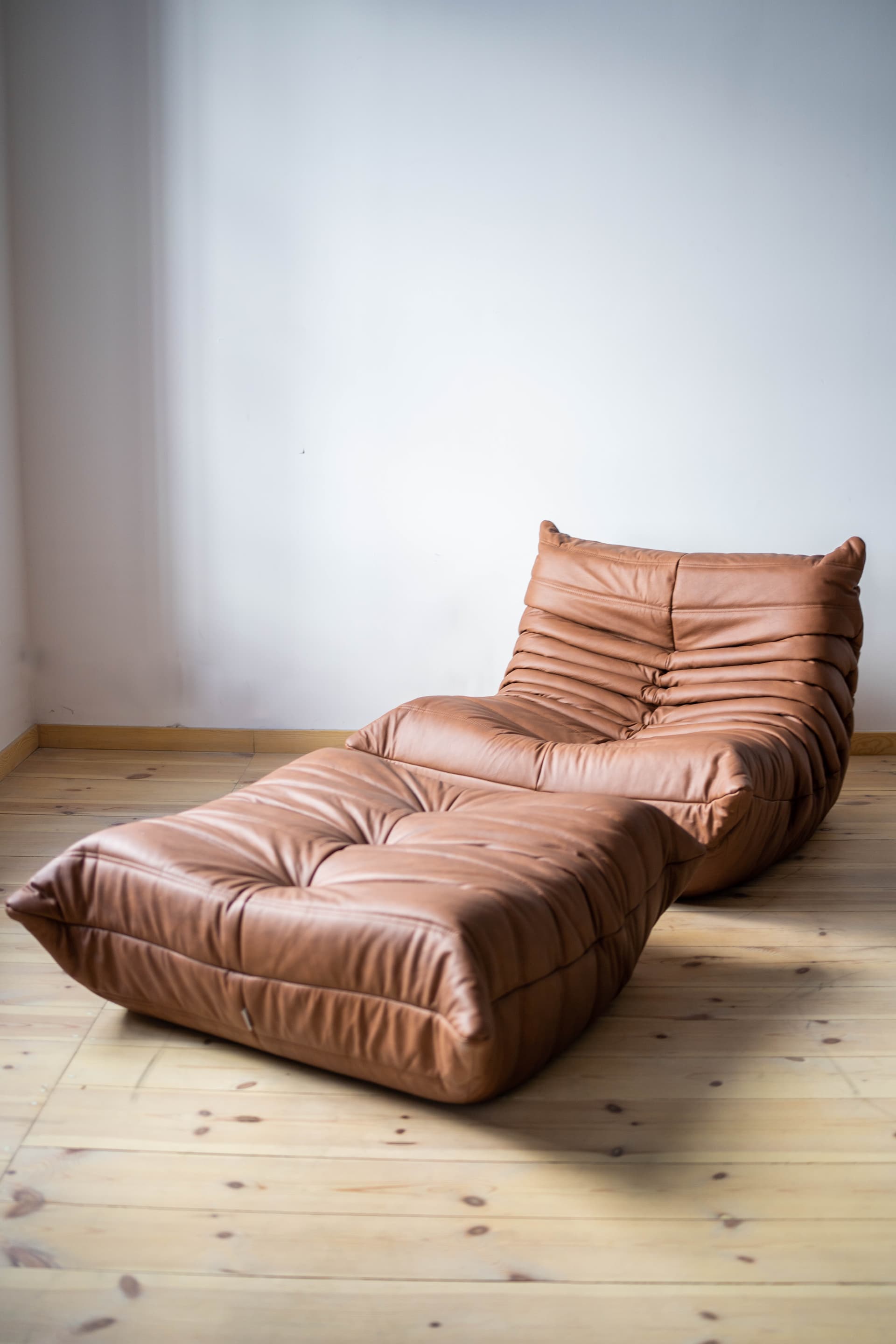 Fotel wypoczynkowy Togo z podnóżkiem, skóra brązowa folk - 165477