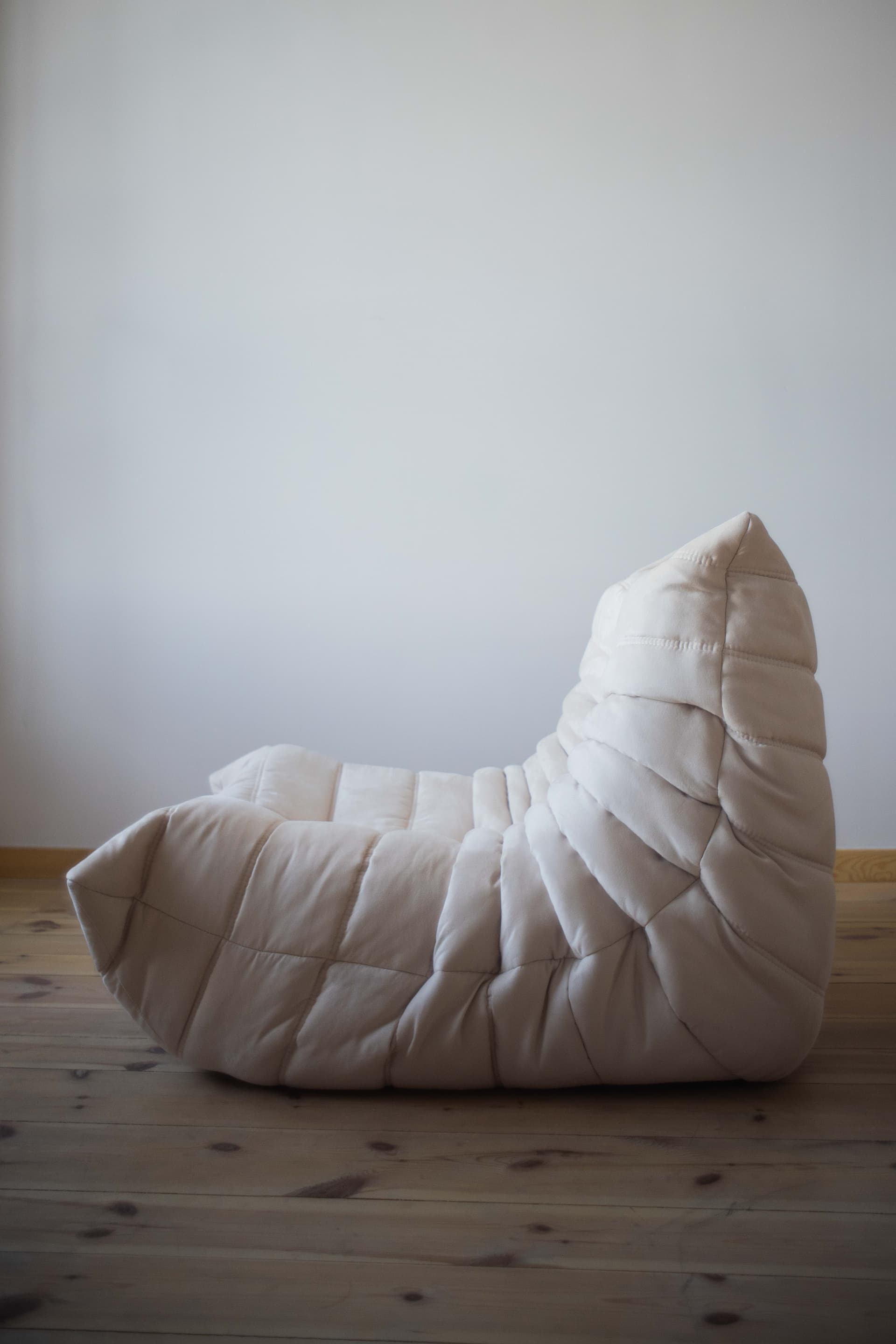 Fotel wypoczynkowy Togo z podnóżkiem, velvet off-white - 165409