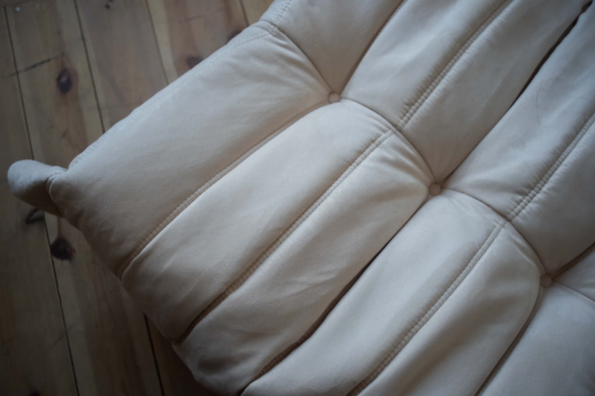 Fotel wypoczynkowy Togo z podnóżkiem, velvet off-white - 165402