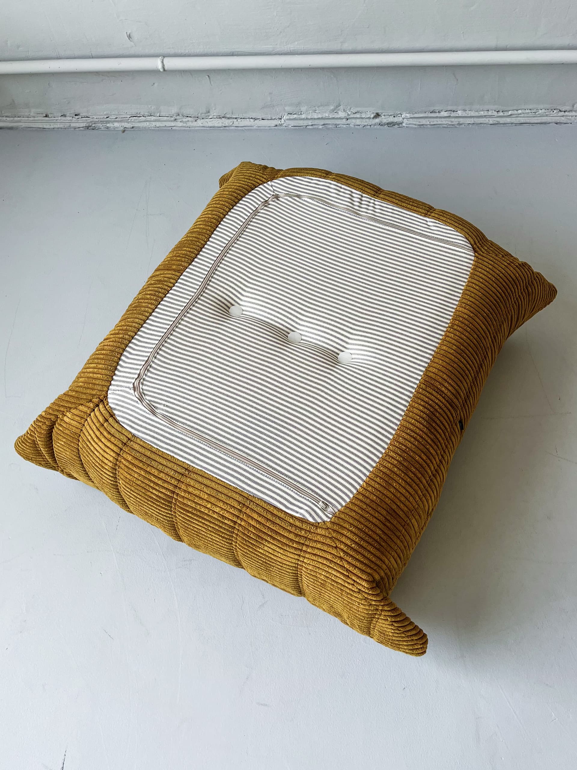 Podnóżek Togo, cord piaskowy brąz - 165388