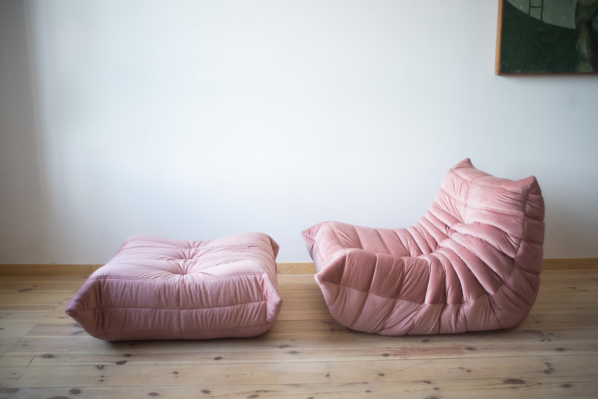 Fotel wypoczynkowy Togo z podnóżkiem, velvet perłowy róż - 165392