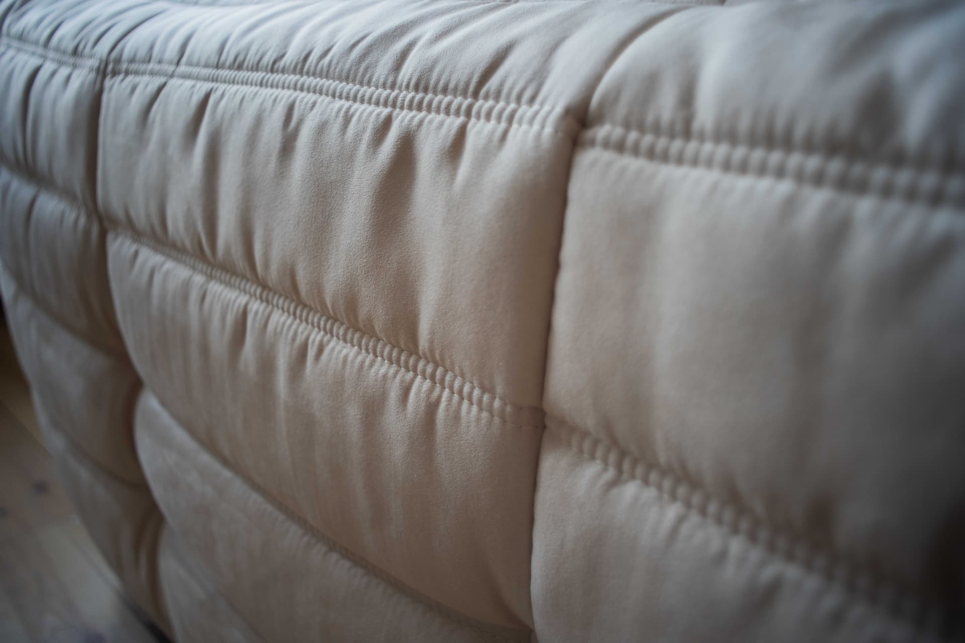 Sofa Togo dwuosobowa, velvet off-white - 165418