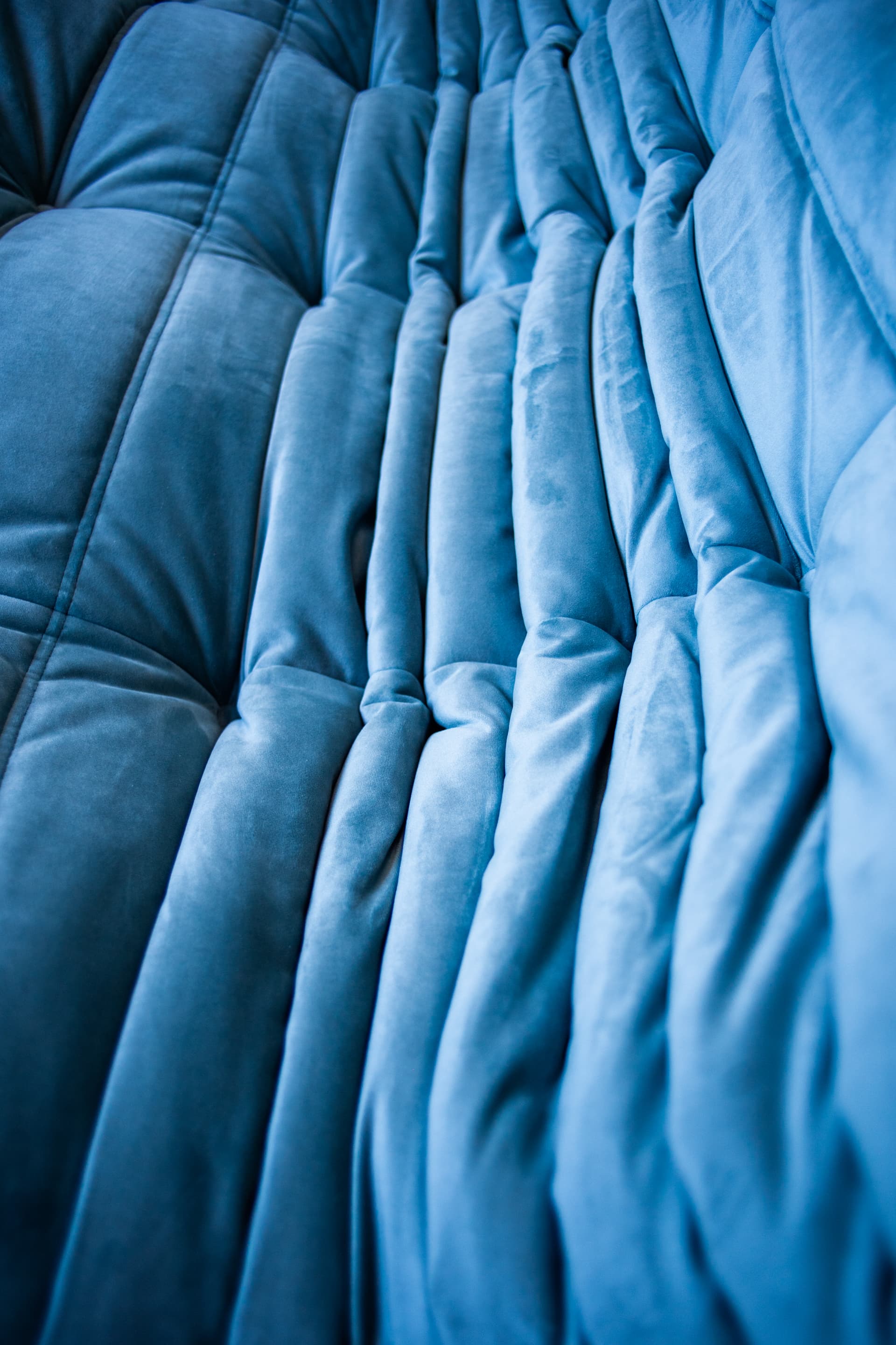 Sofa Togo dwuosobowa, velvet błękitny lazur - 166292