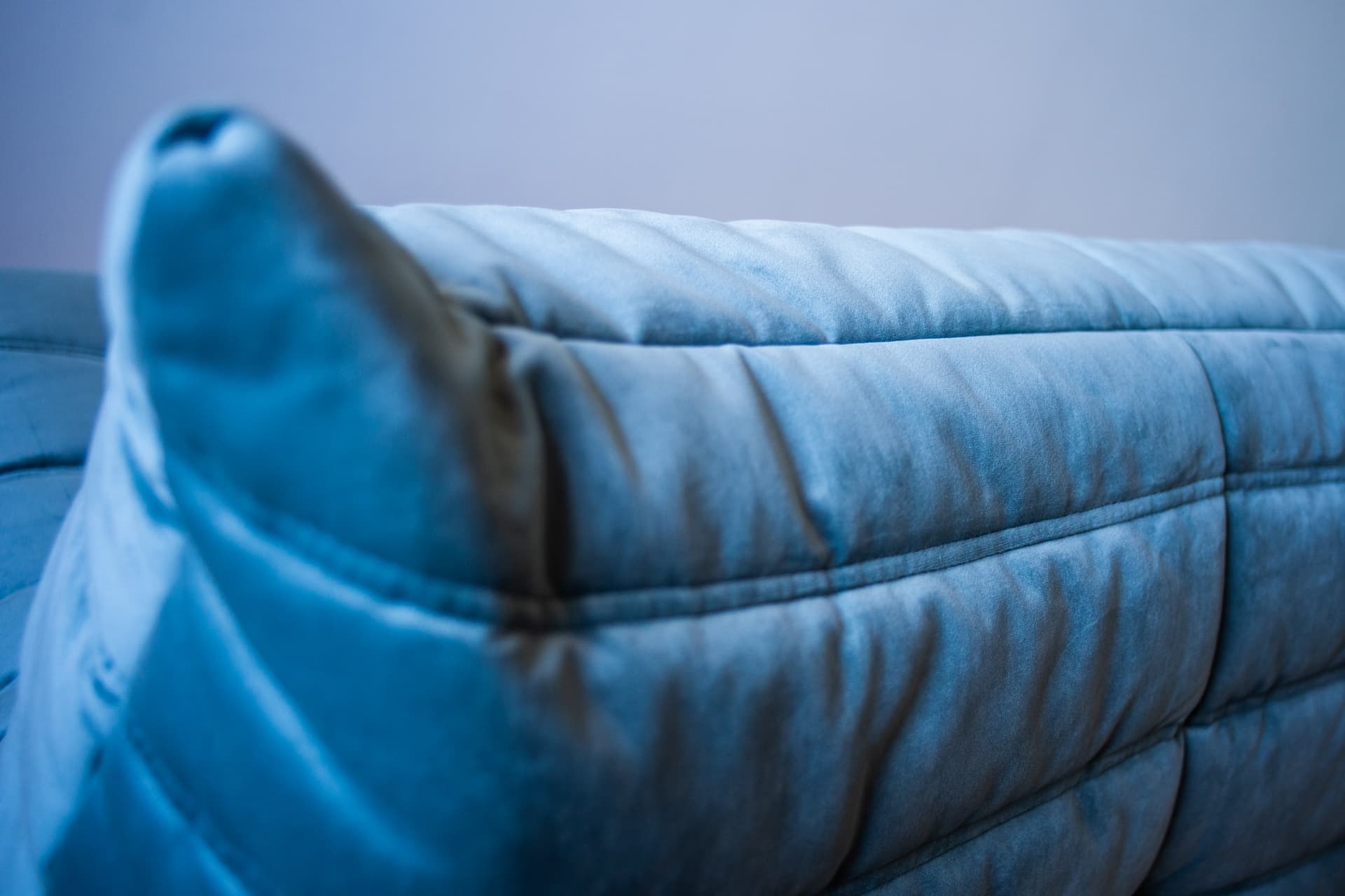 Sofa Togo dwuosobowa, velvet błękitny lazur - 166288