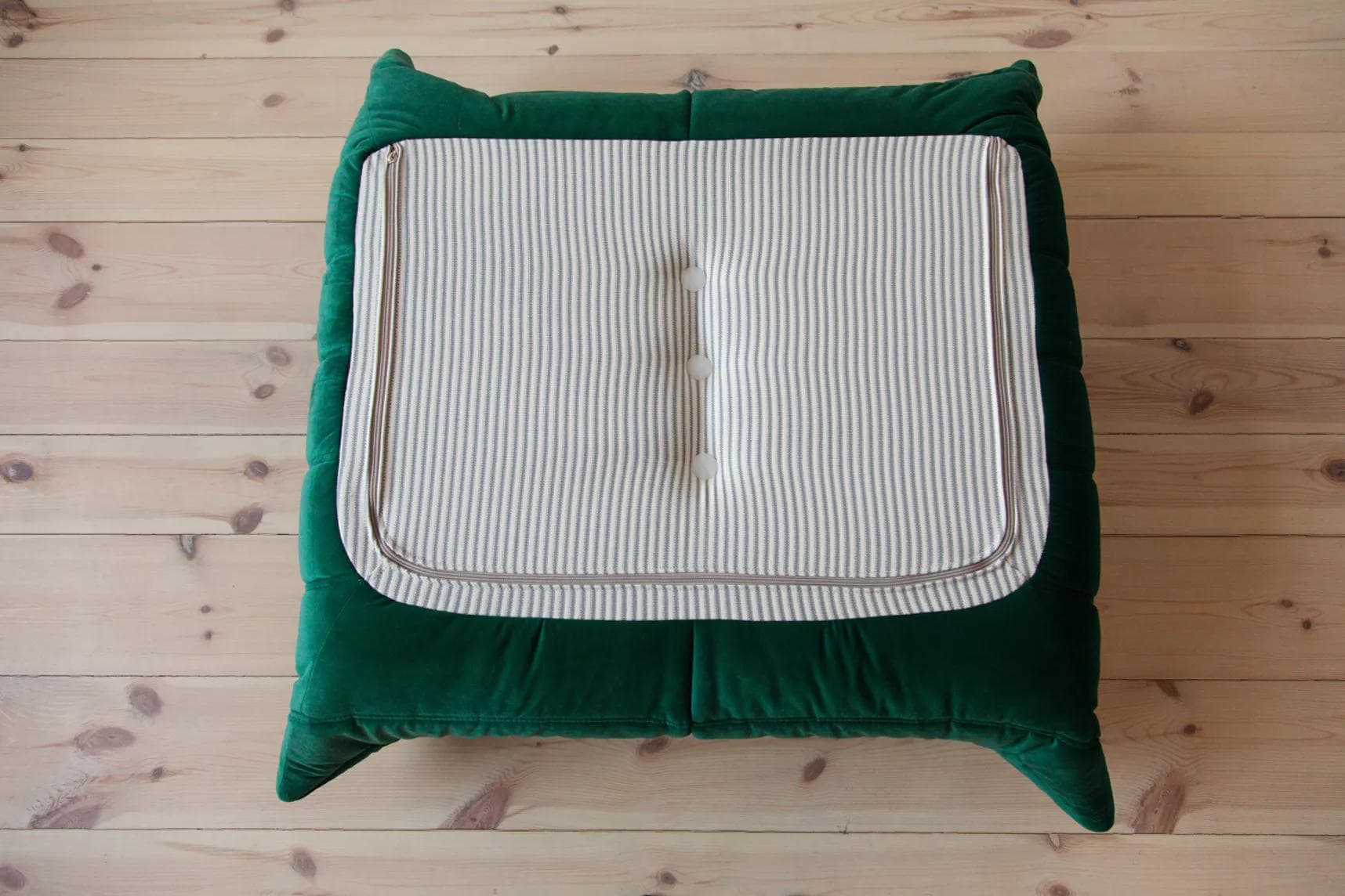 Fotel wypoczynkowy Togo z podnóżkiem, velvet zielony szmaragd - 166337