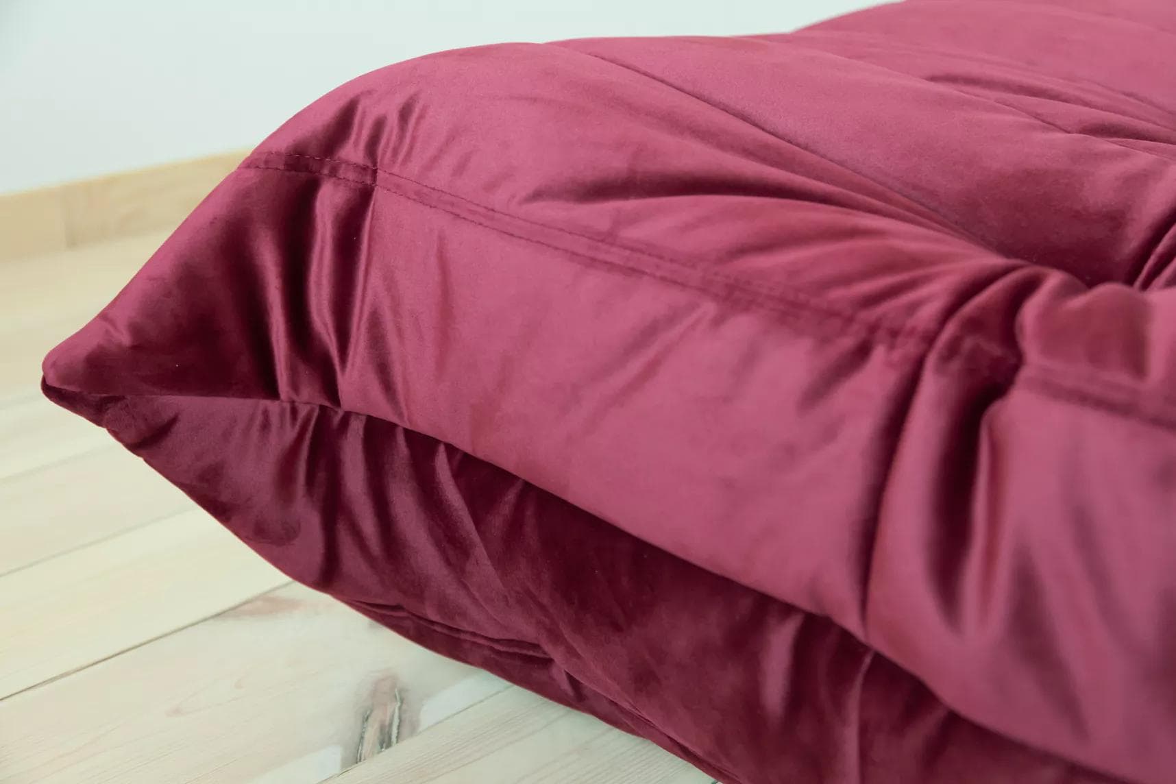 Fotel wypoczynkowy Togo z podnóżkiem, velvet bordowy - 166493