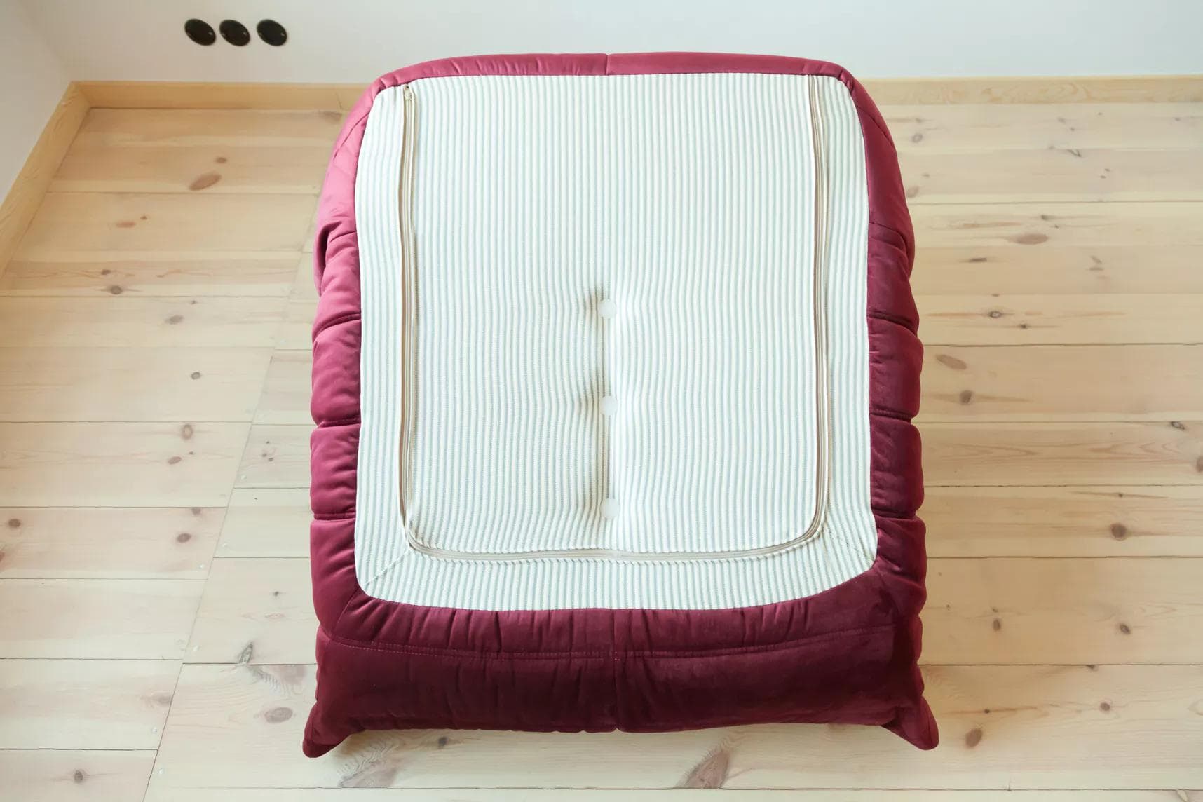 Fotel wypoczynkowy Togo z podnóżkiem, velvet bordowy - 166496