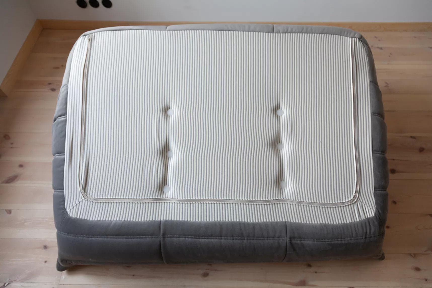 Sofa Togo dwuosobowa, velvet szary srebrny - 166352