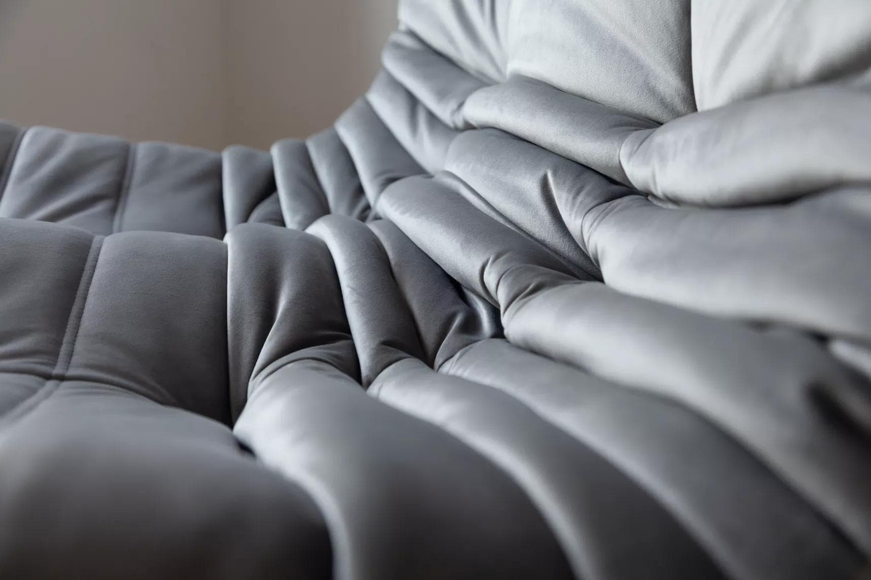 Sofa Togo dwuosobowa, velvet szary srebrny - 166349