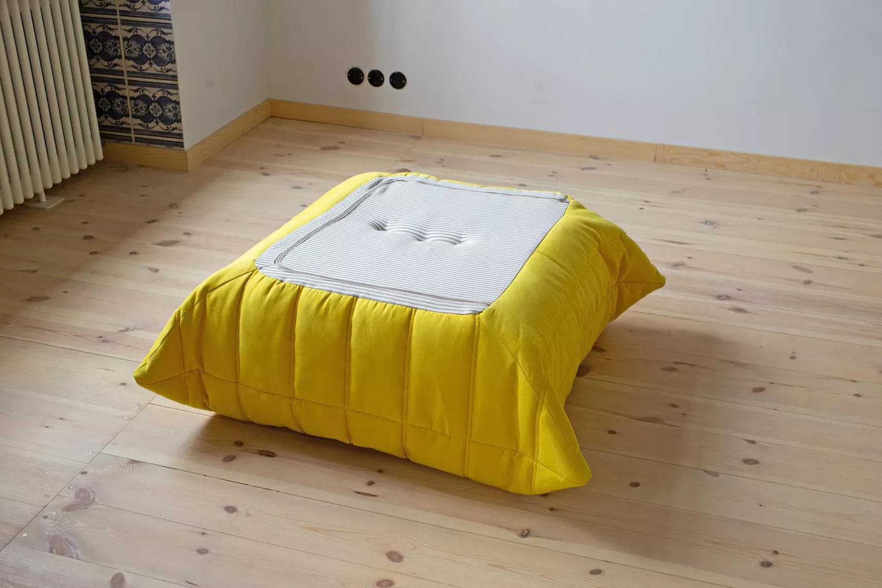 Fotel wypoczynkowy Togo z podnóżkiem, mikrofibra cytrynowy żółty - 166236