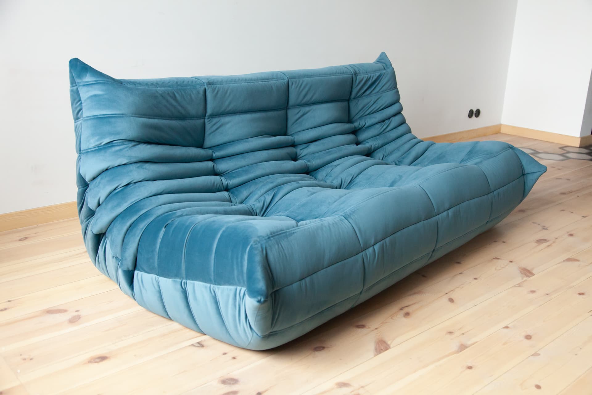 Sofa Togo trzyosobowa, velvet błękitny morski - 166473