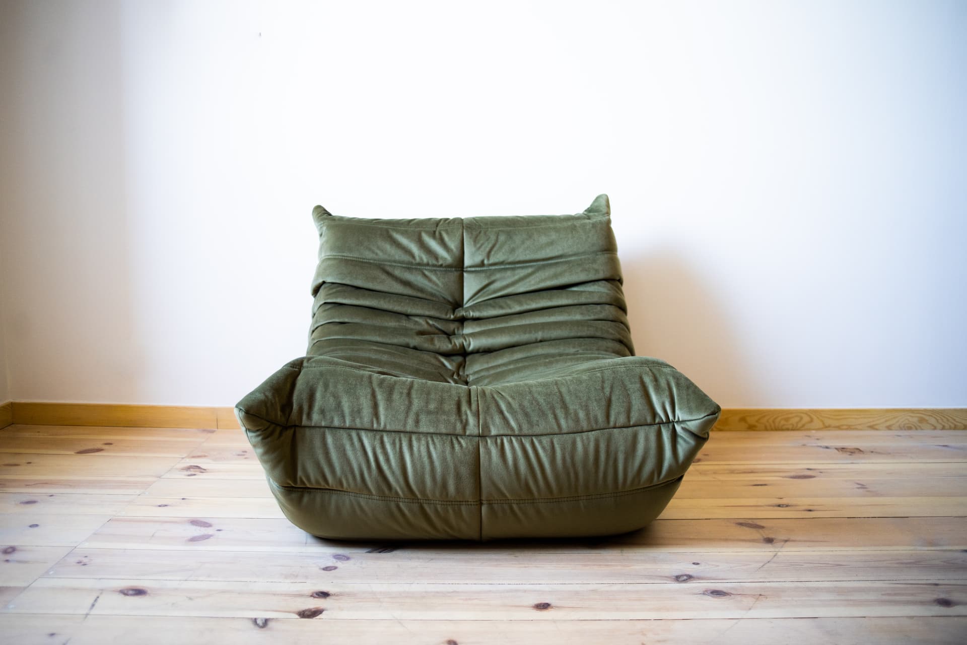 Fotel wypoczynkowy Togo z podnóżkiem, velvet zielony khaki - 166431