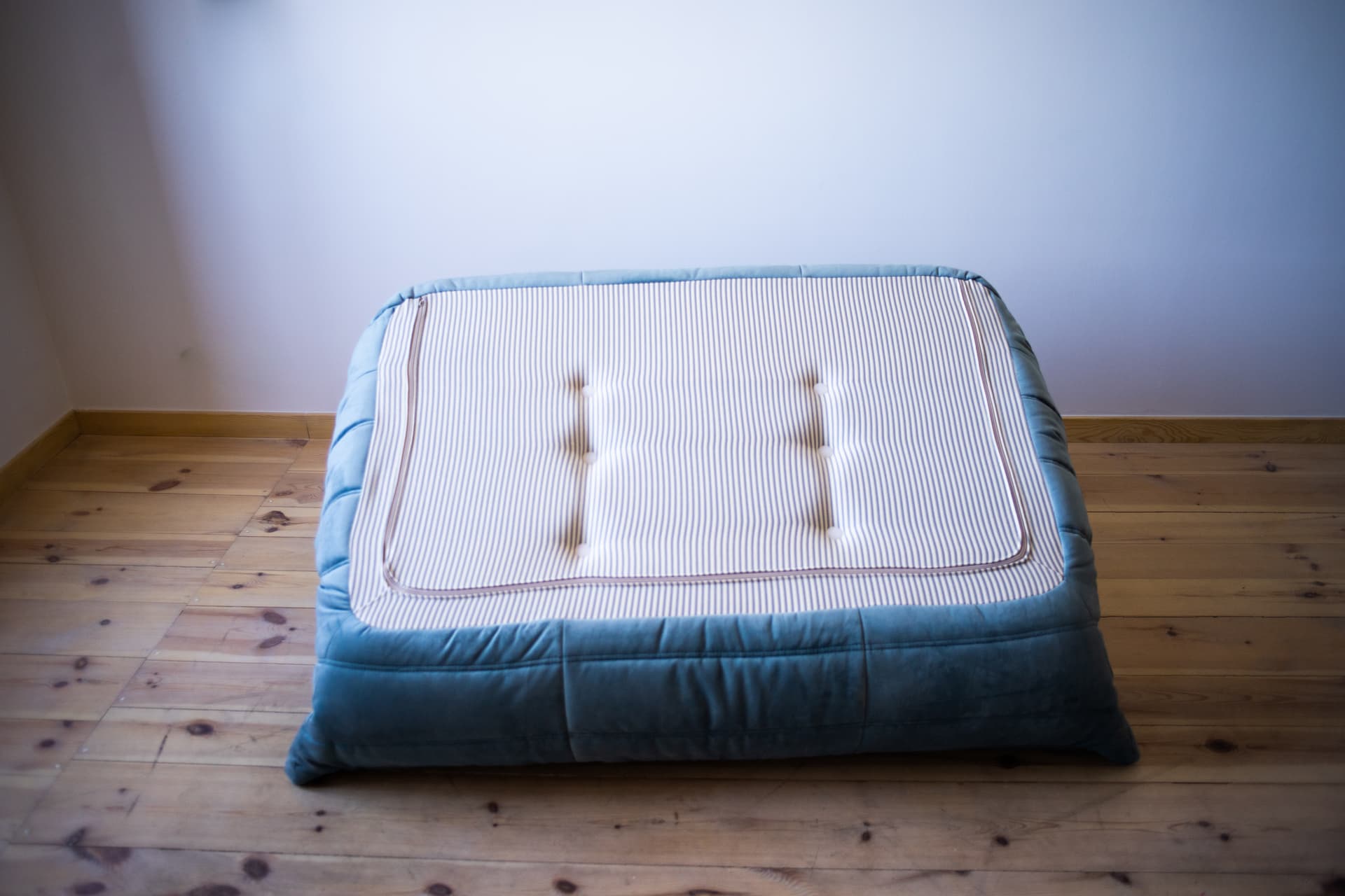 Sofa Togo trzyosobowa, velvet błękitny lazur - 166443