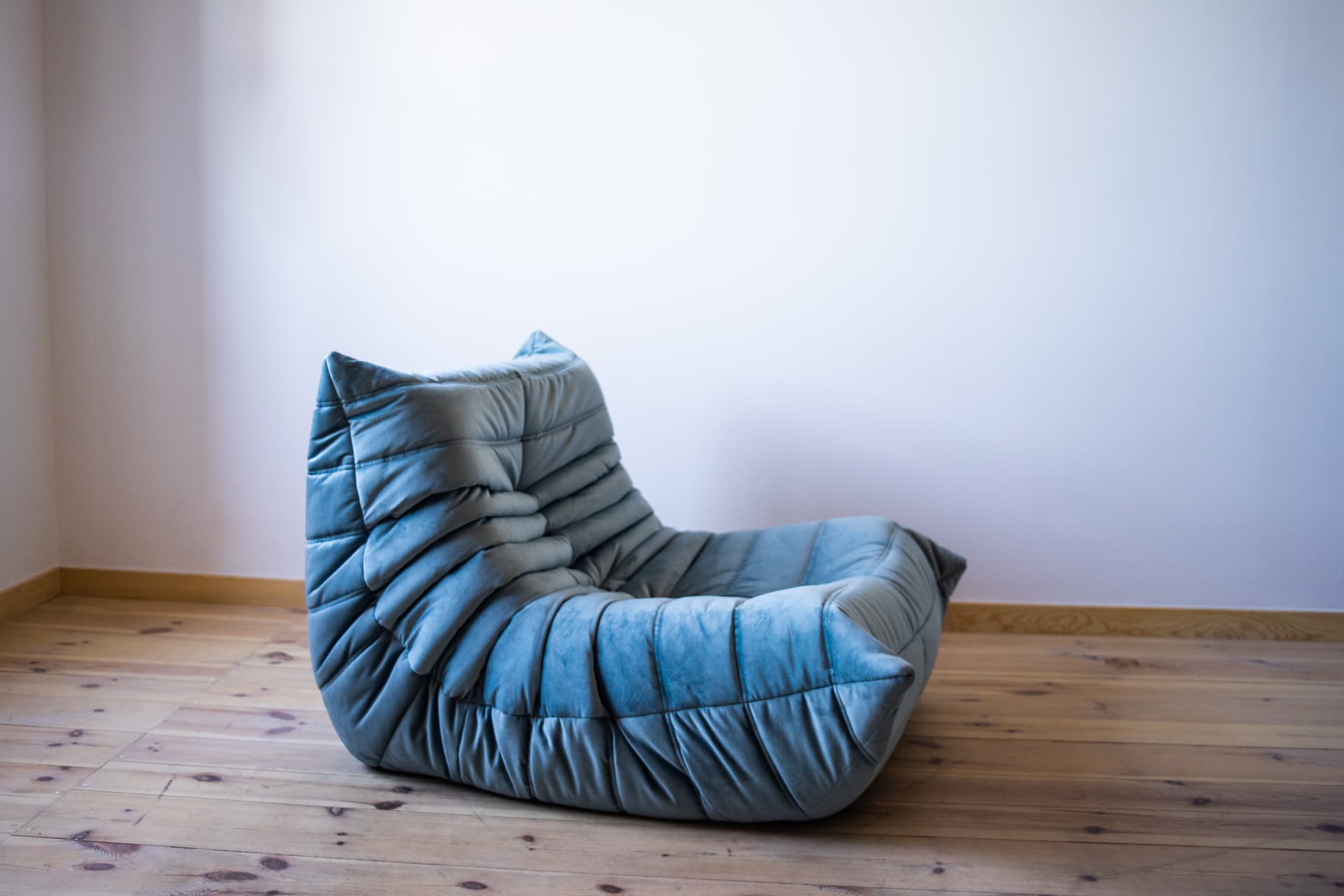 Fotel wypoczynkowy Togo z podnóżkiem, velvet błękitny lazur - 166647