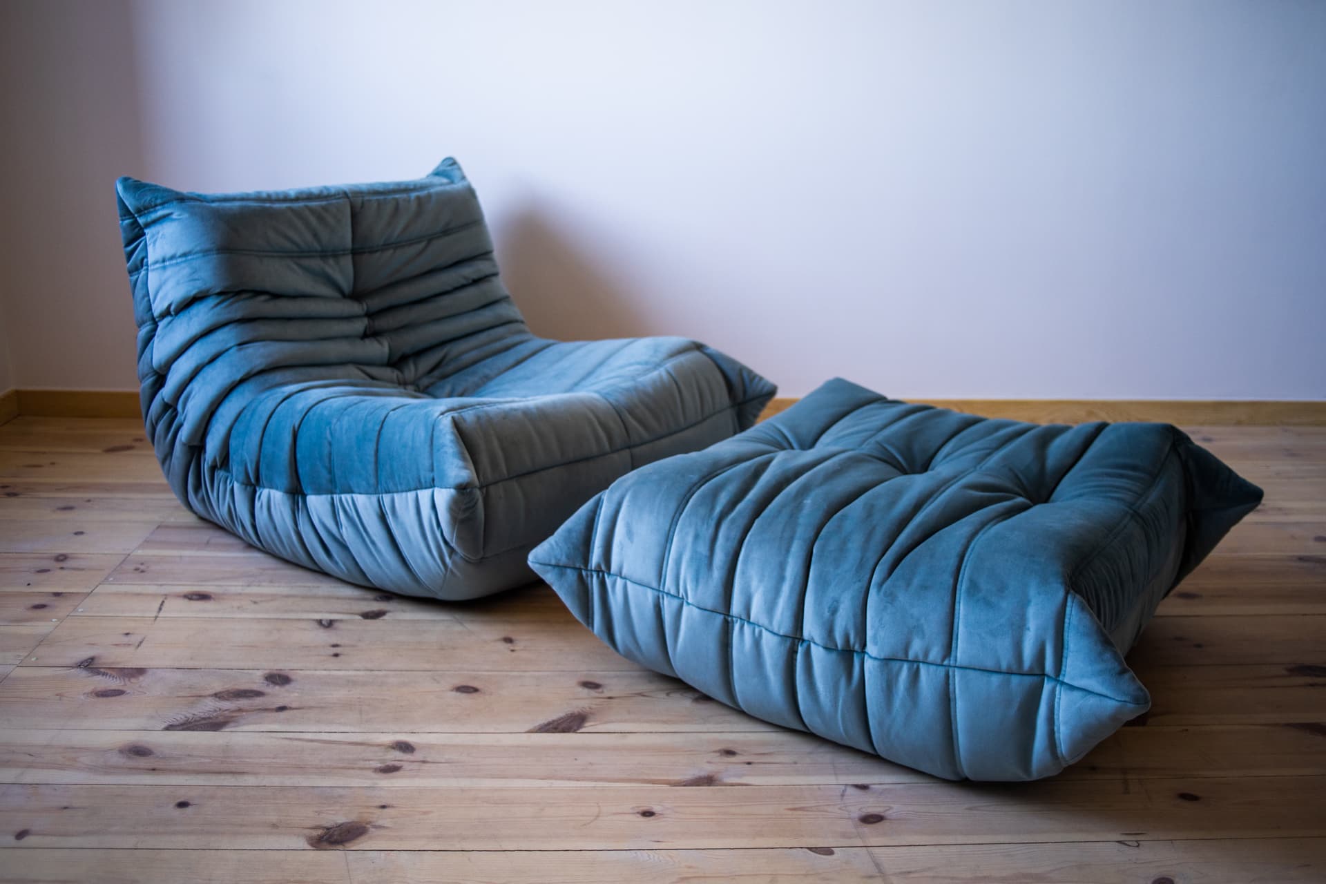 Fotel wypoczynkowy Togo z podnóżkiem, velvet błękitny lazur - 166649