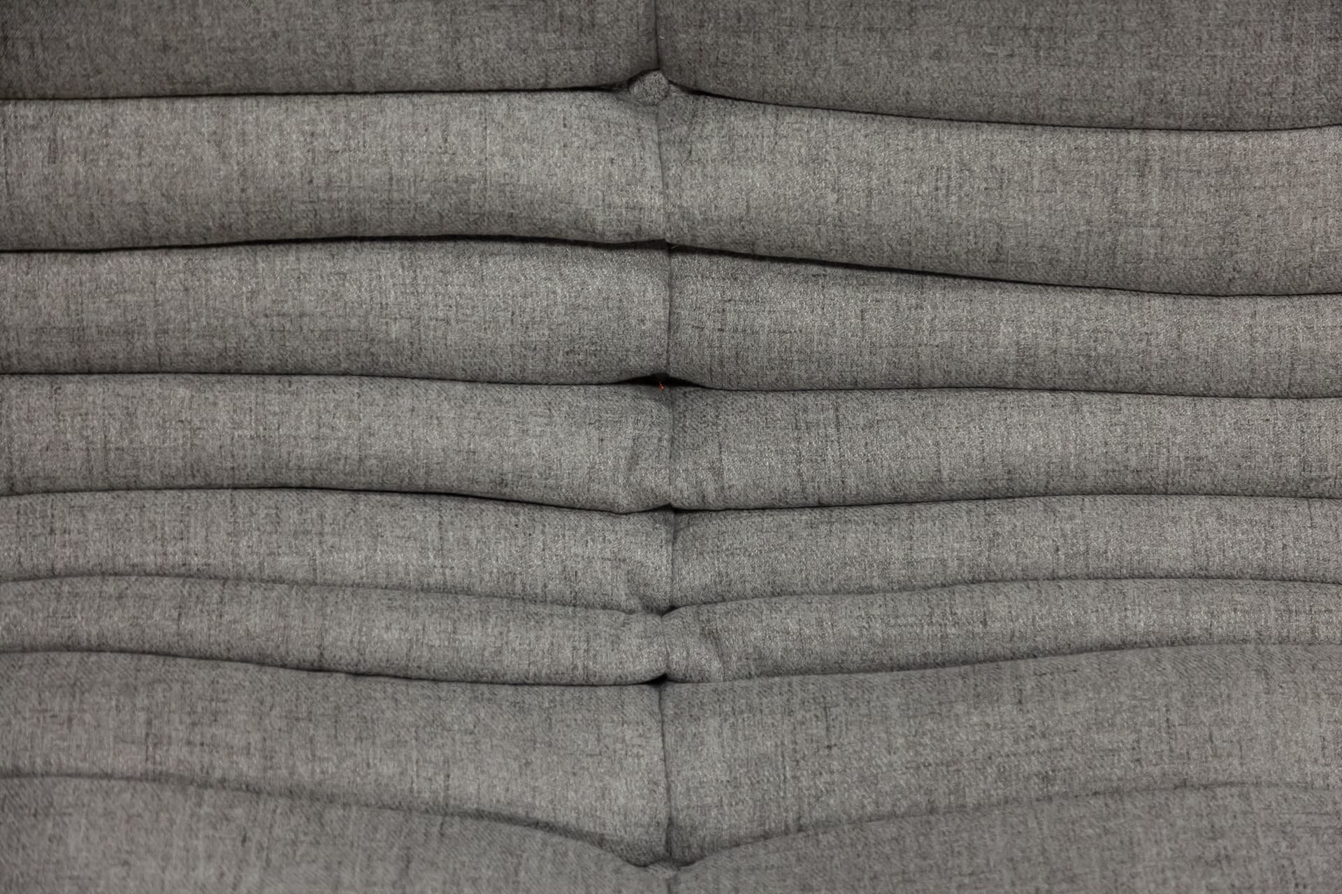 Sofa Togo trzyosobowa, tekstylia ciepły szary - 166677