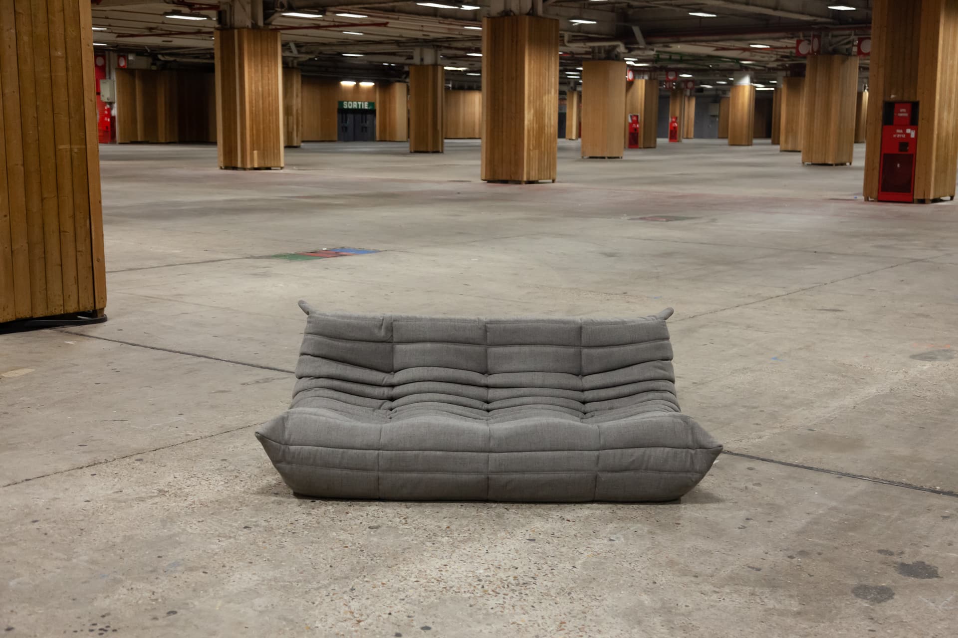 Sofa Togo trzyosobowa, tekstylia ciepły szary - 166663