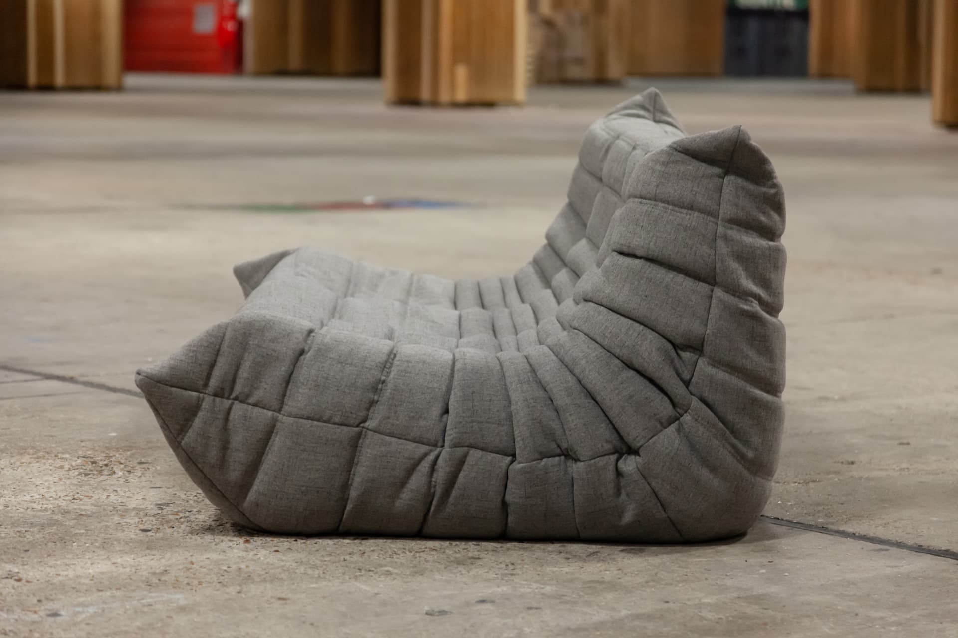 Sofa Togo trzyosobowa, tekstylia ciepły szary - 166665